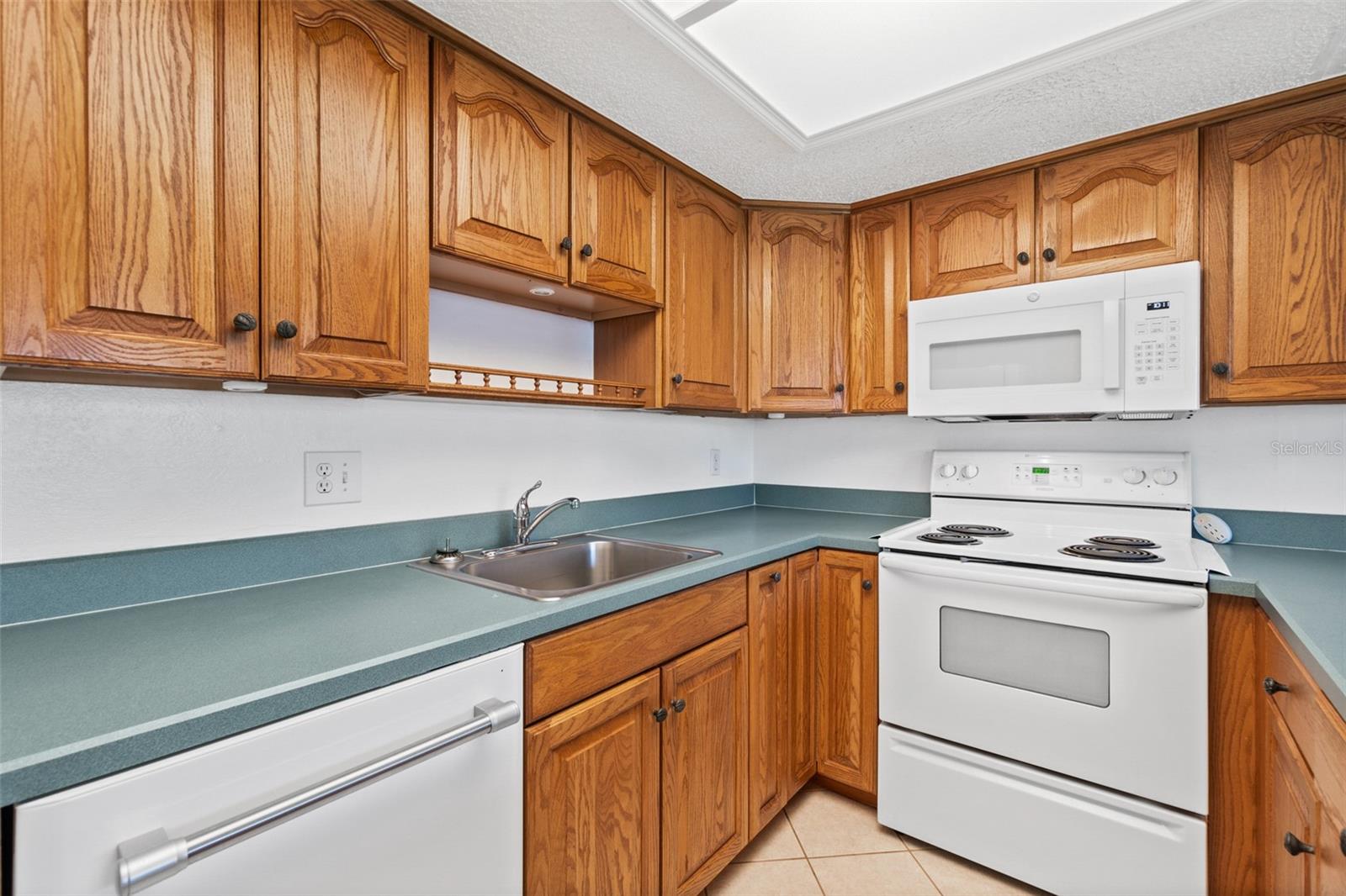 Image 7 of 35 For 5801 Atlantic Avenue 302