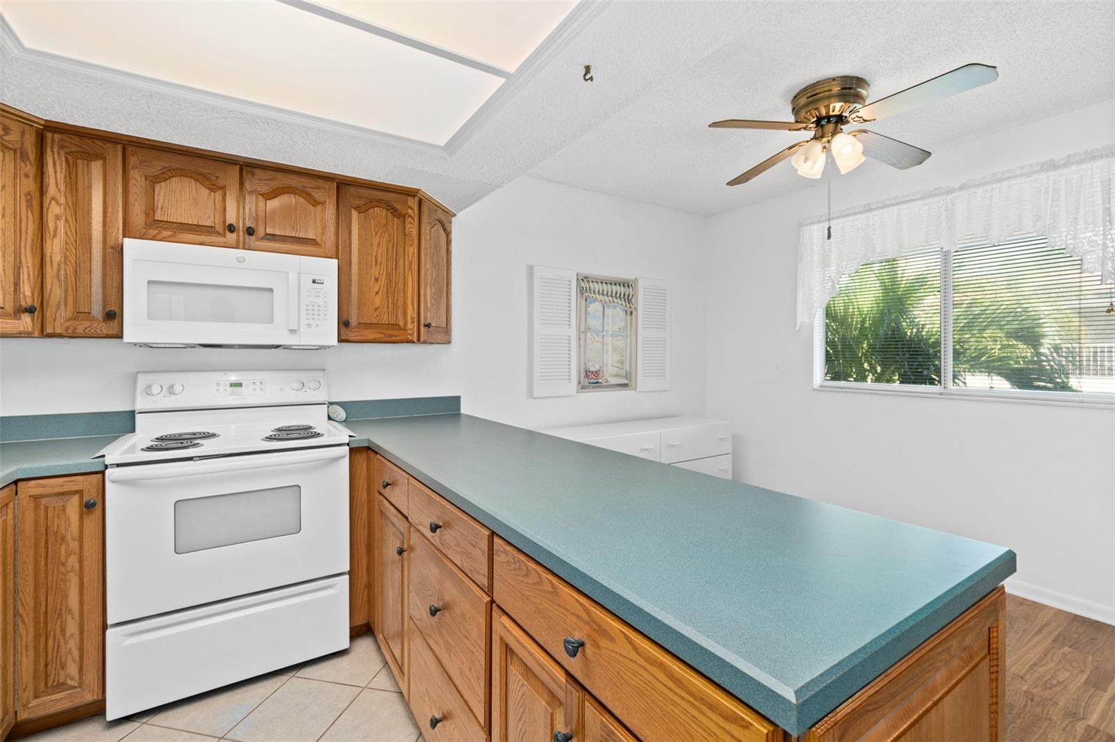Image 9 of 35 For 5801 Atlantic Avenue 302