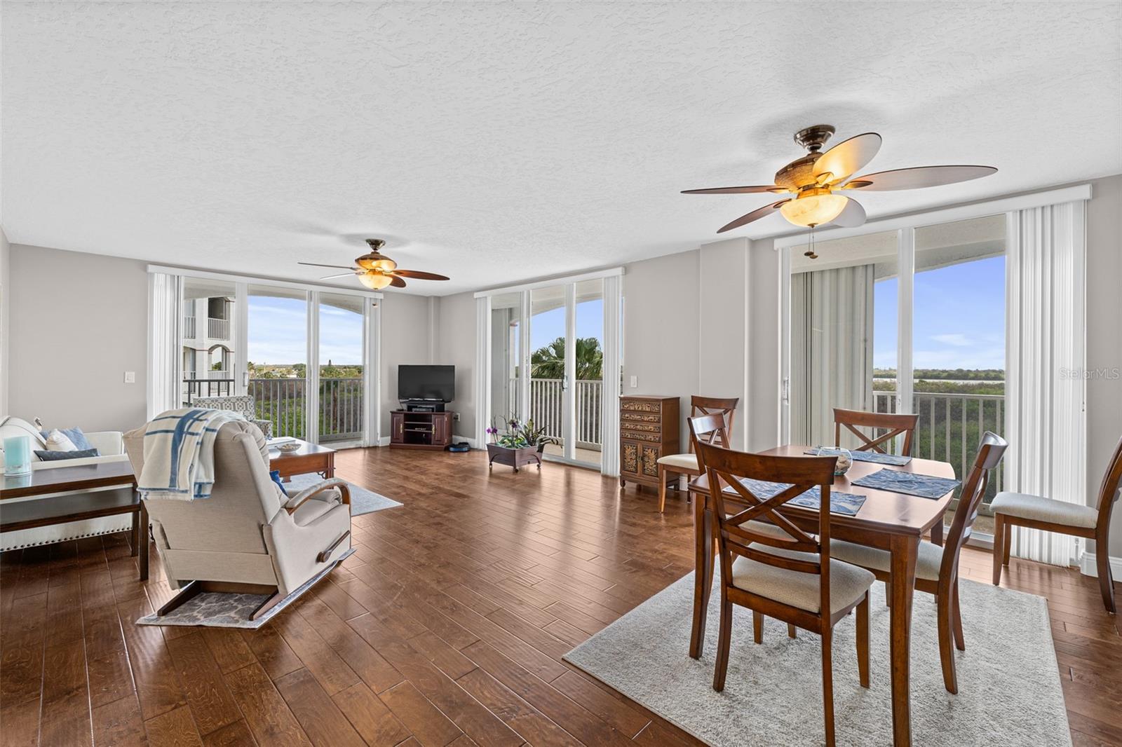 Image 4 of 45 For 801 Del Rio Way 502