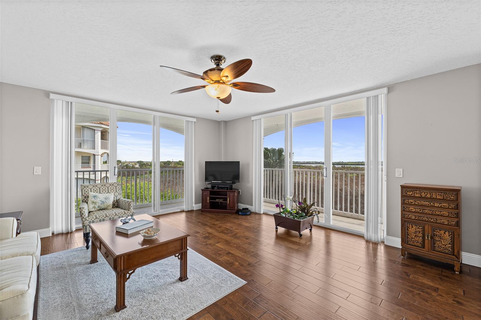 Image 5 of 45 For 801 Del Rio Way 502