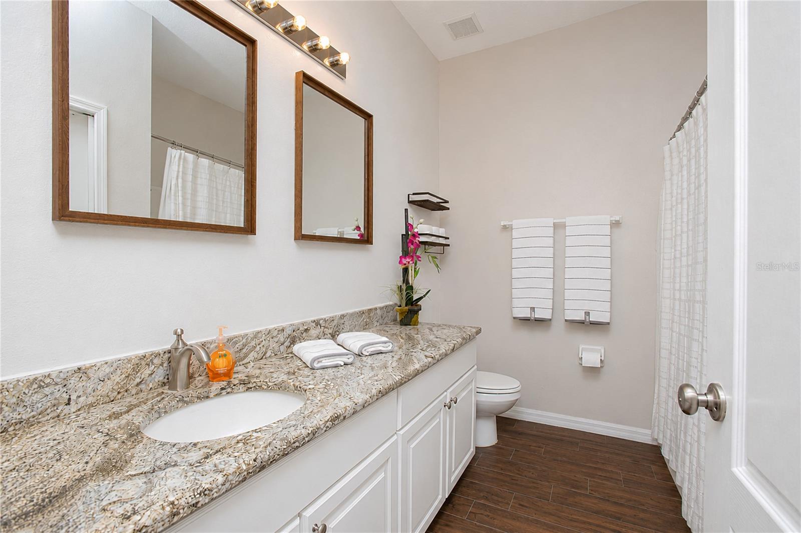 Image 18 of 26 For 2162 Great Falls Way