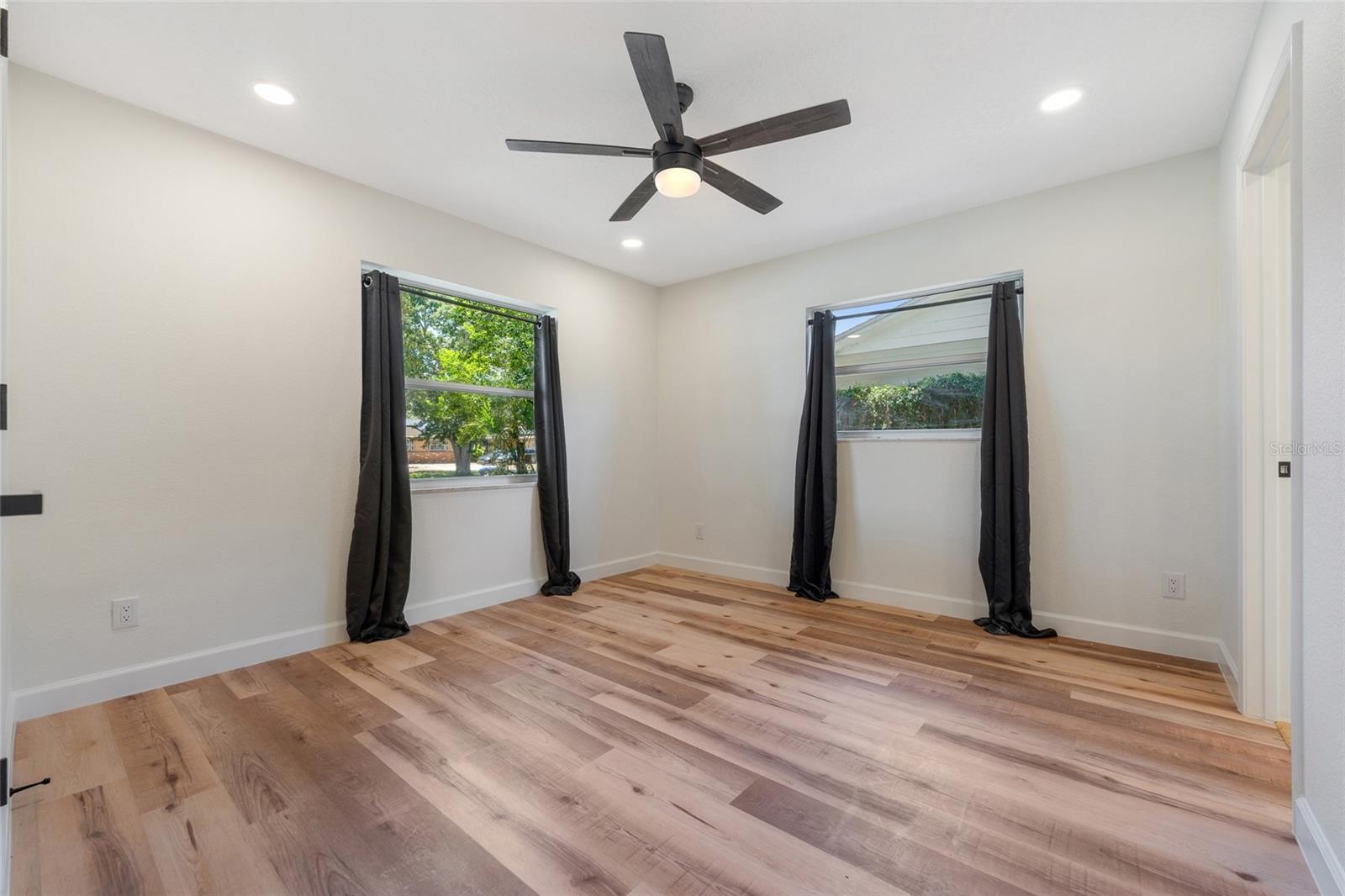 Image 11 of 22 For 5609 Valley Oak Road
