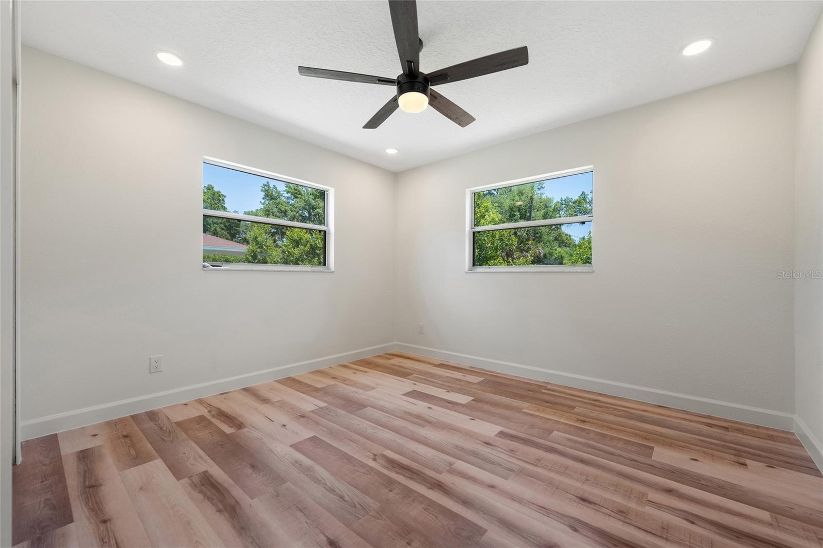 Image 15 of 22 For 5609 Valley Oak Road