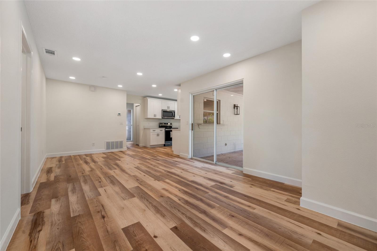Image 6 of 22 For 5609 Valley Oak Road