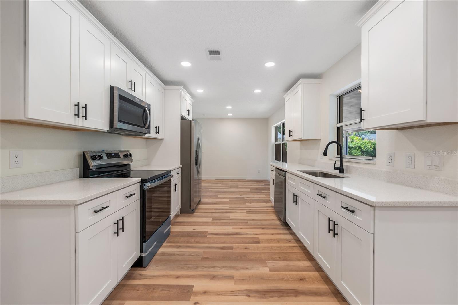 Image 7 of 22 For 5609 Valley Oak Road
