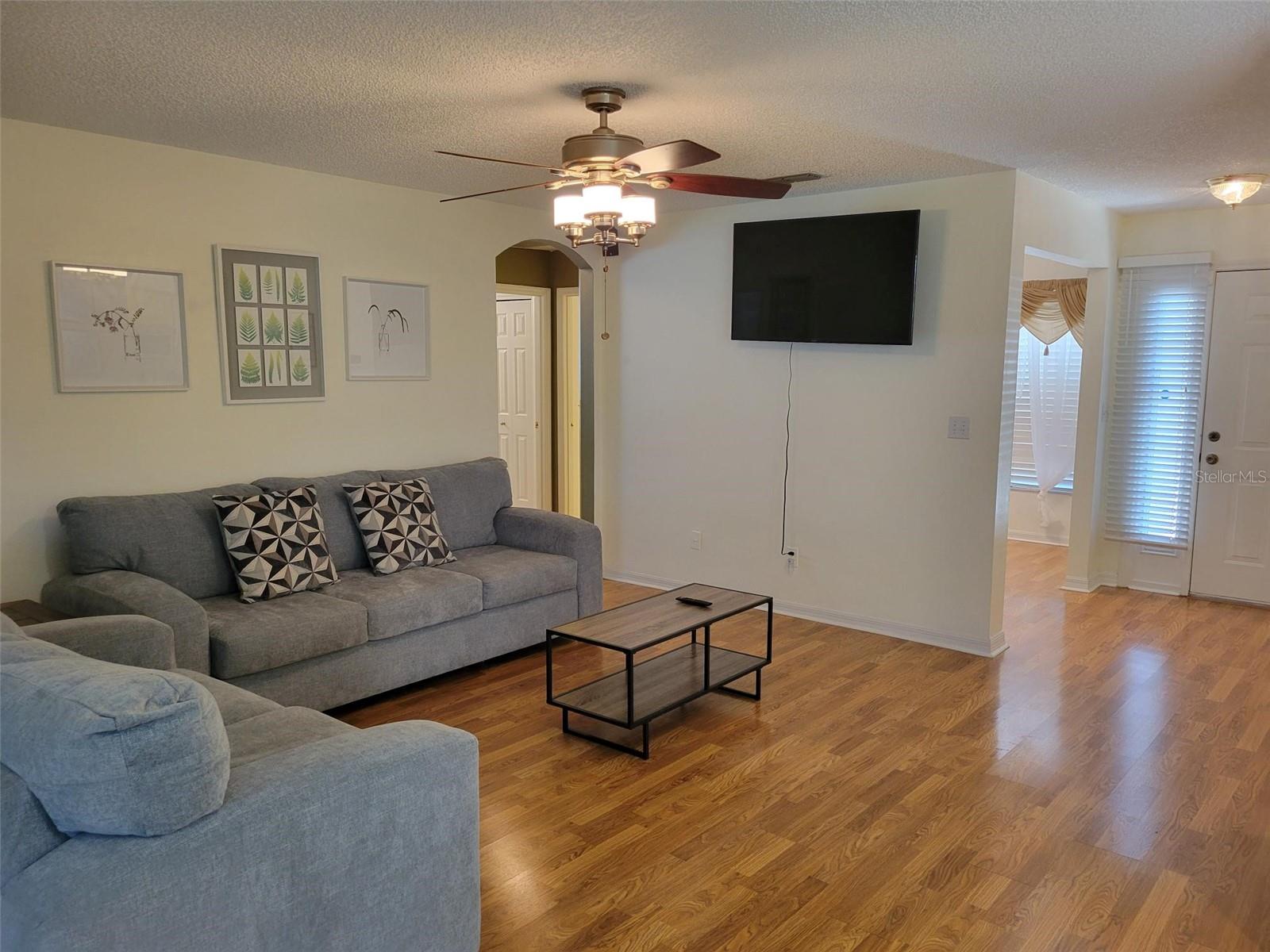 Image 4 of 46 For 2160 Addison Avenue
