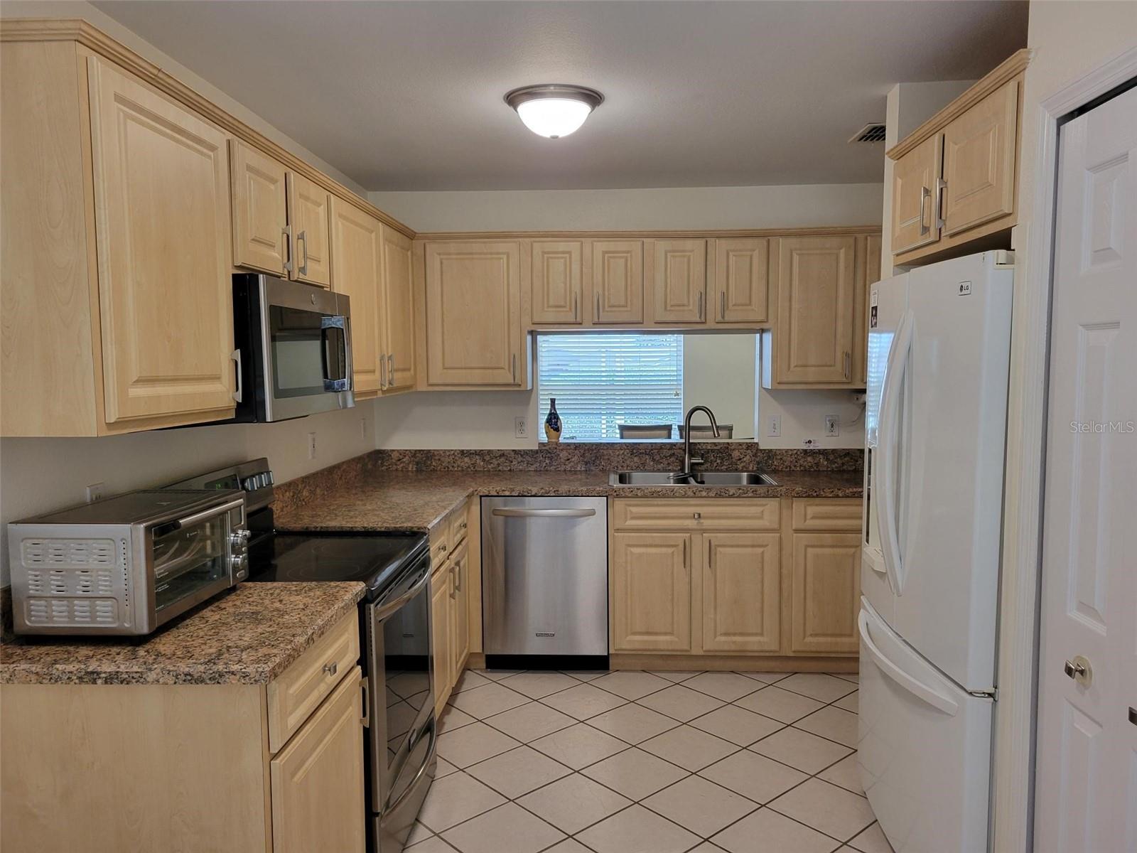 Image 6 of 46 For 2160 Addison Avenue