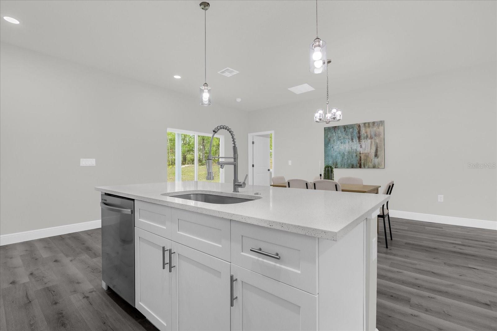 Listing photo id 9 for 1233 Shady Lane