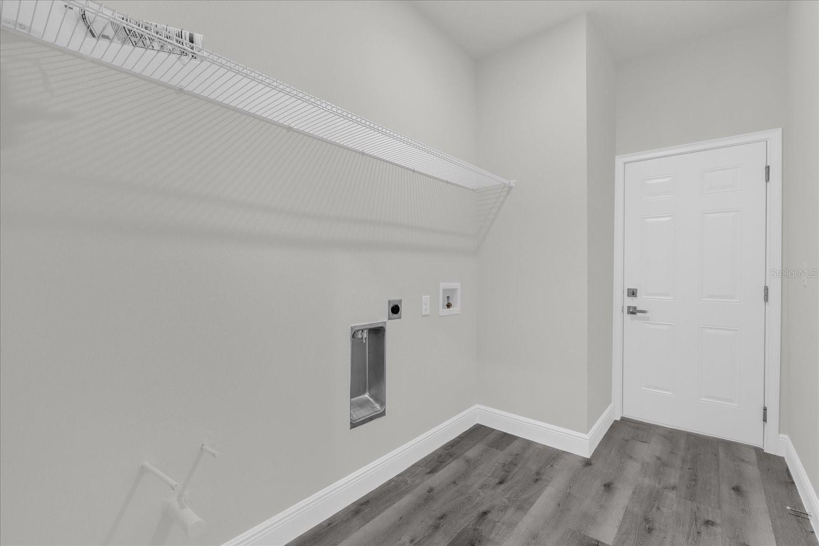 Listing photo id 11 for 1233 Shady Lane