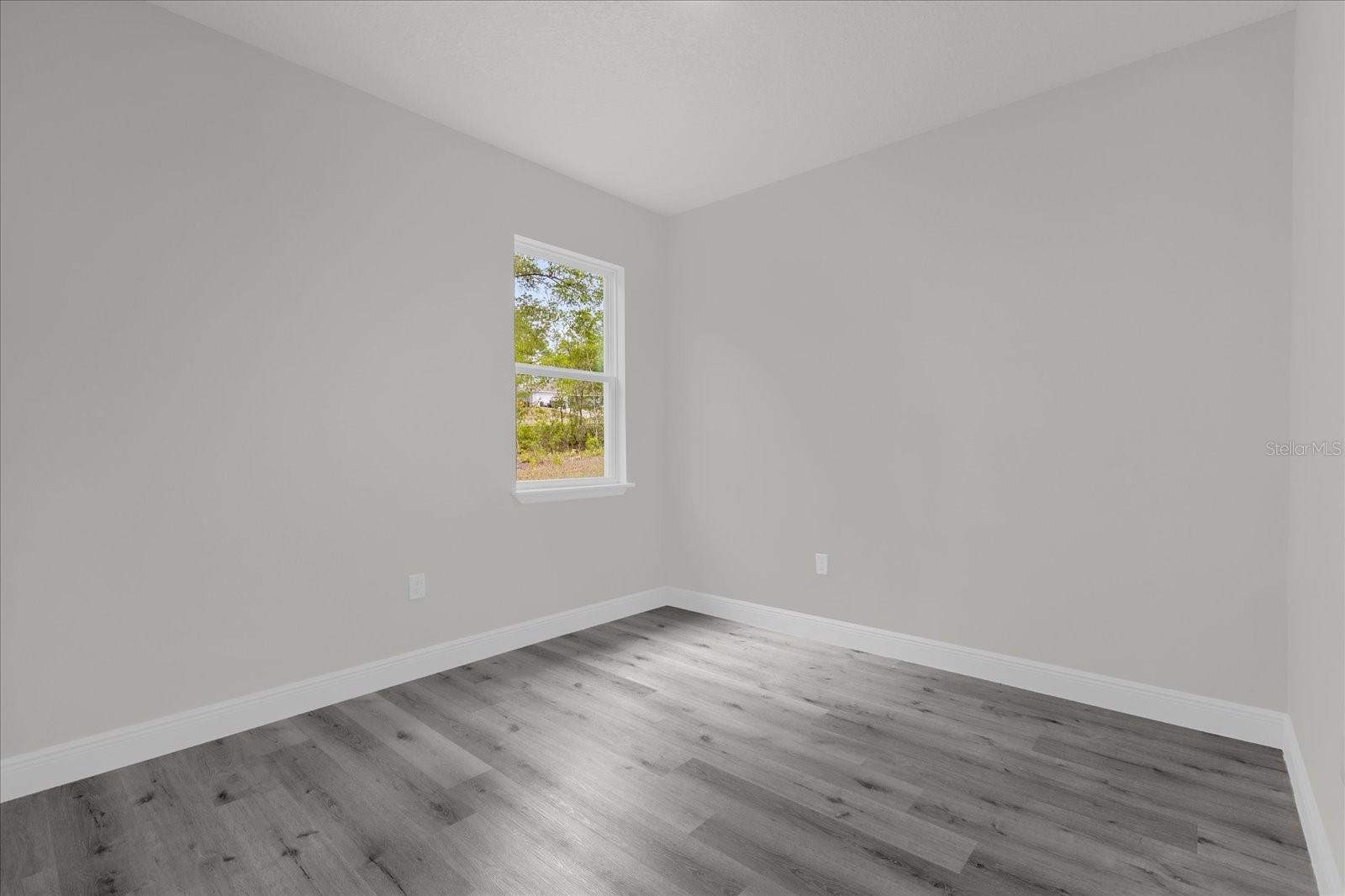 Listing photo id 12 for 1233 Shady Lane