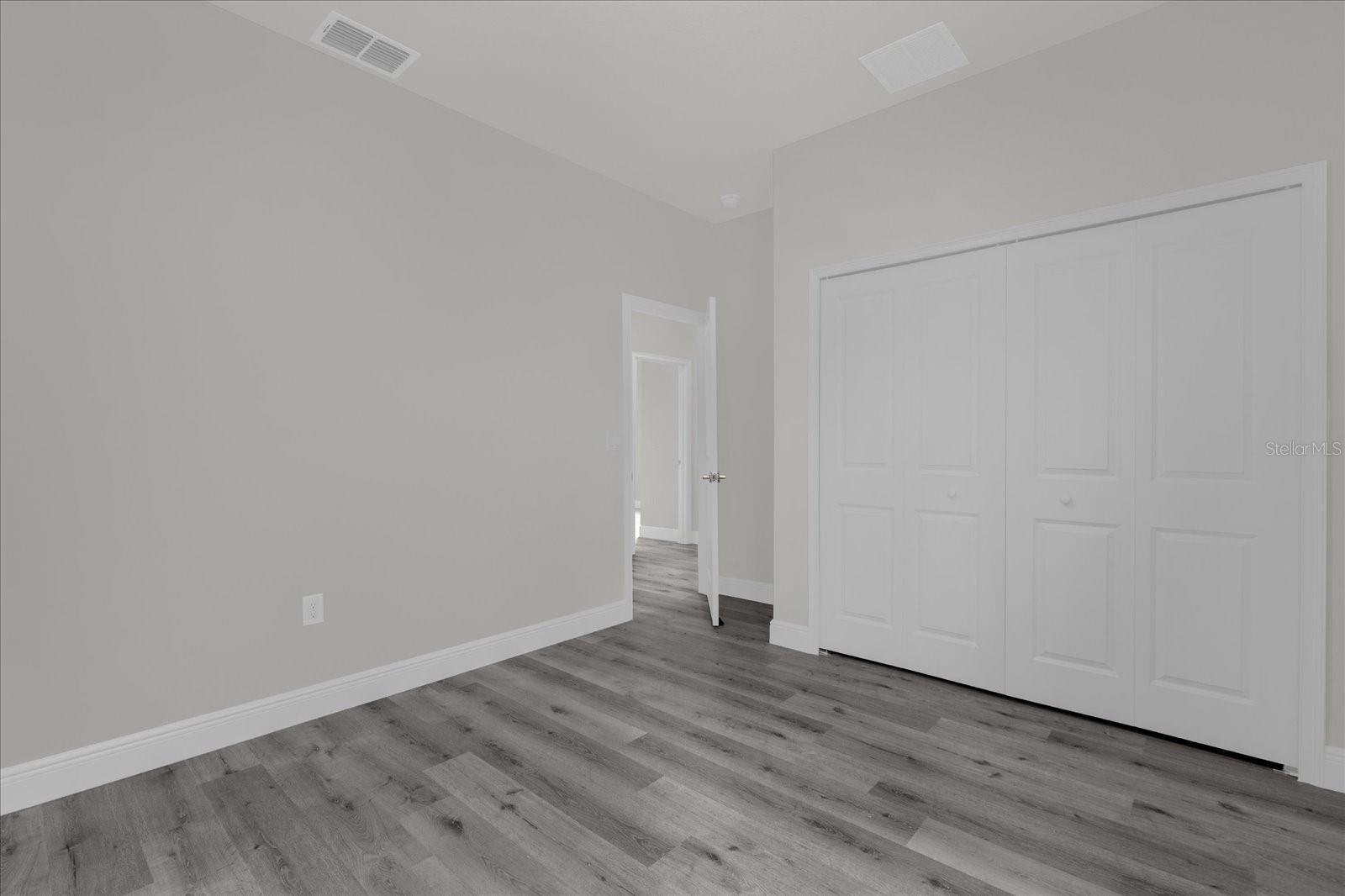 Listing photo id 13 for 1233 Shady Lane