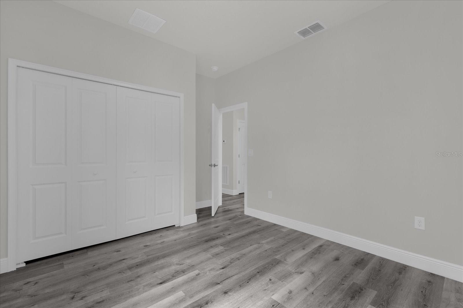 Listing photo id 15 for 1233 Shady Lane