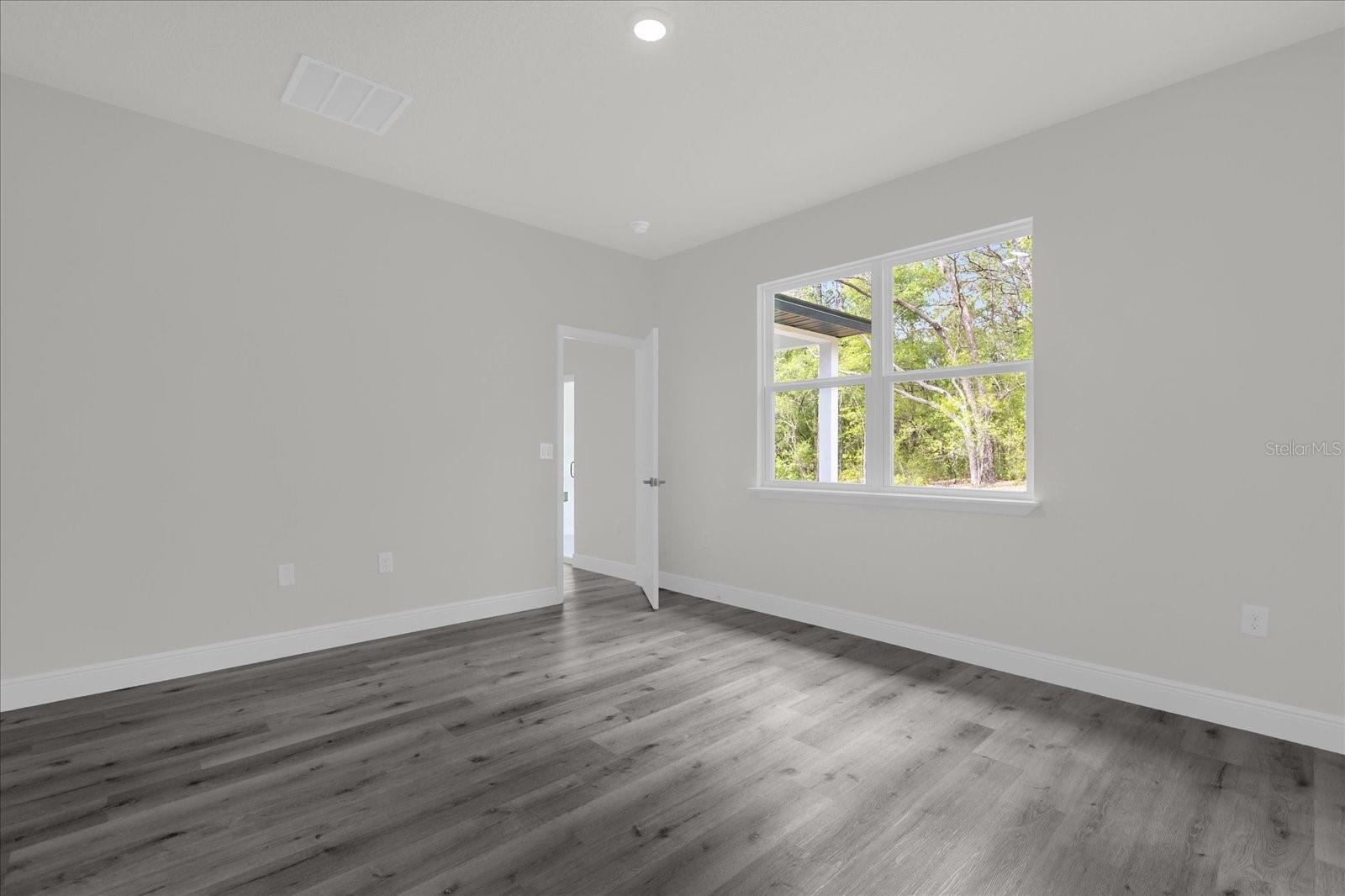 Listing photo id 20 for 1233 Shady Lane