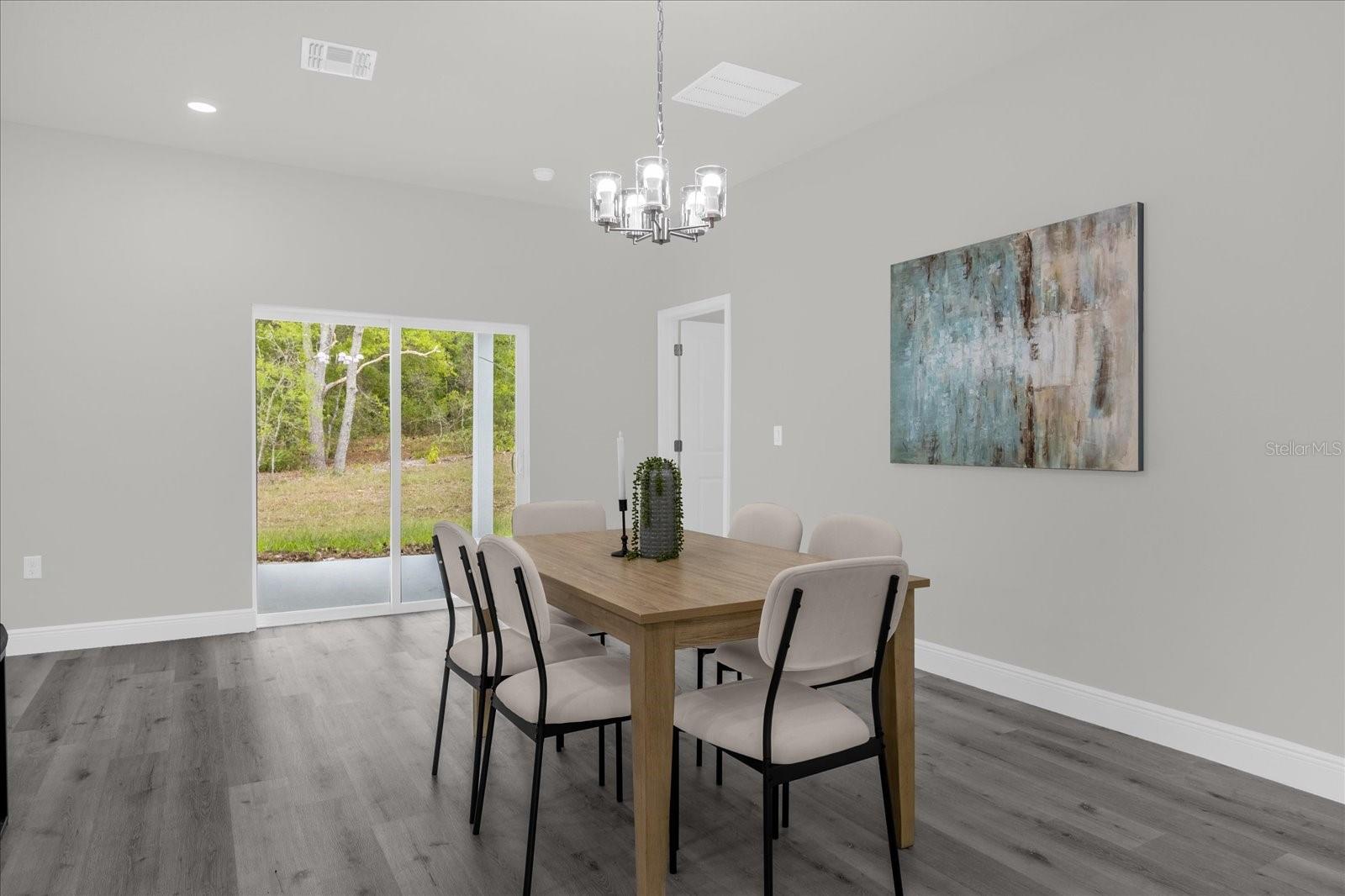 Listing photo id 3 for 1233 Shady Lane