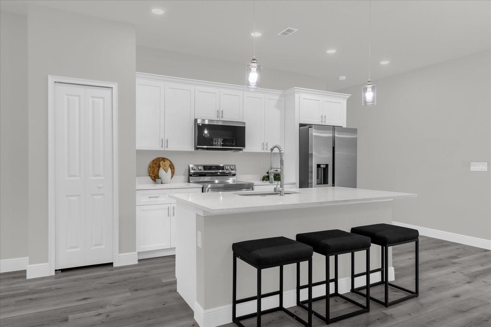 Listing photo id 7 for 1233 Shady Lane