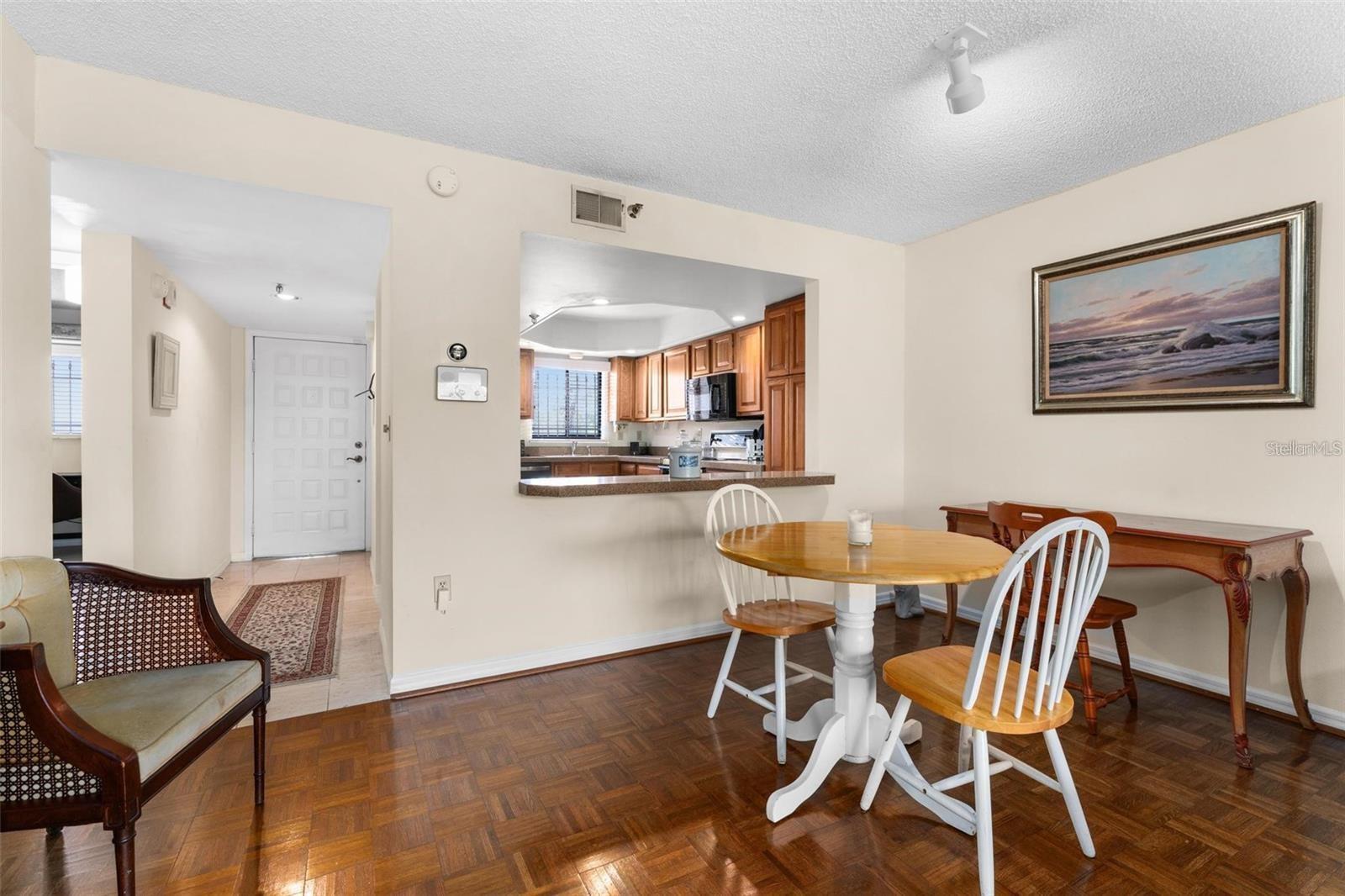 Image 10 of 28 For 1162 Carmel Circle 440