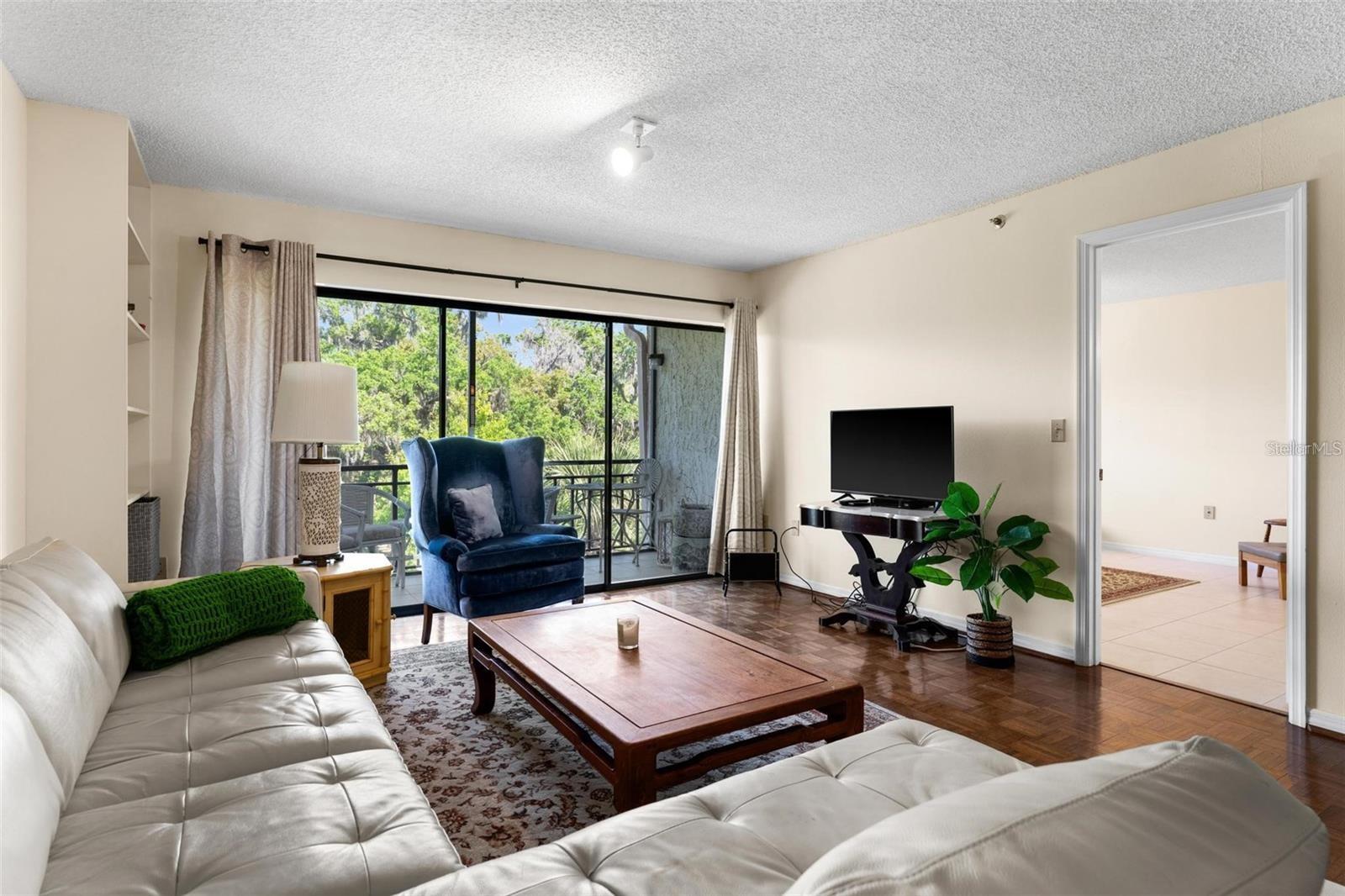 Image 12 of 28 For 1162 Carmel Circle 440