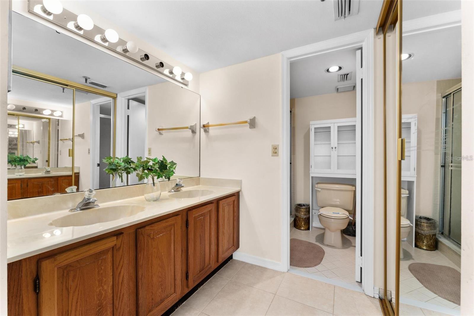 Image 18 of 28 For 1162 Carmel Circle 440