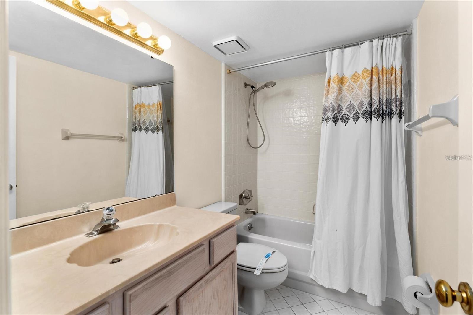 Image 22 of 28 For 1162 Carmel Circle 440