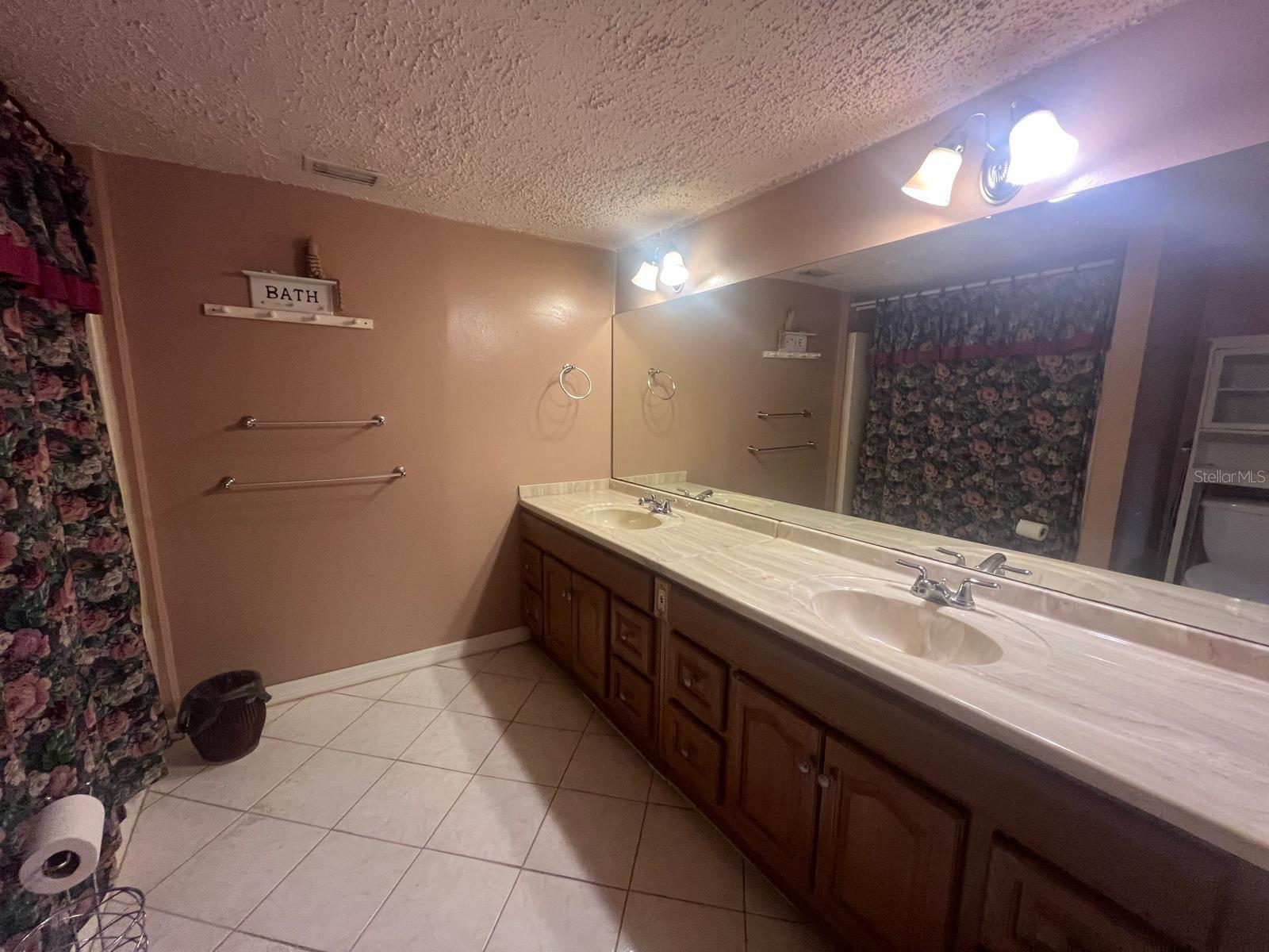 Image 10 of 24 For 3111 Villa Drive