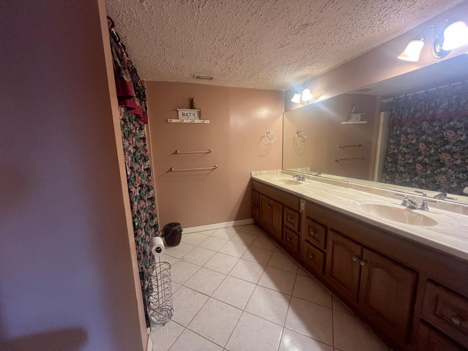 Image 11 of 24 For 3111 Villa Drive