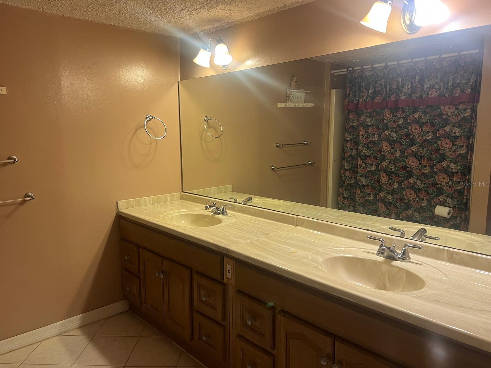 Image 12 of 24 For 3111 Villa Drive