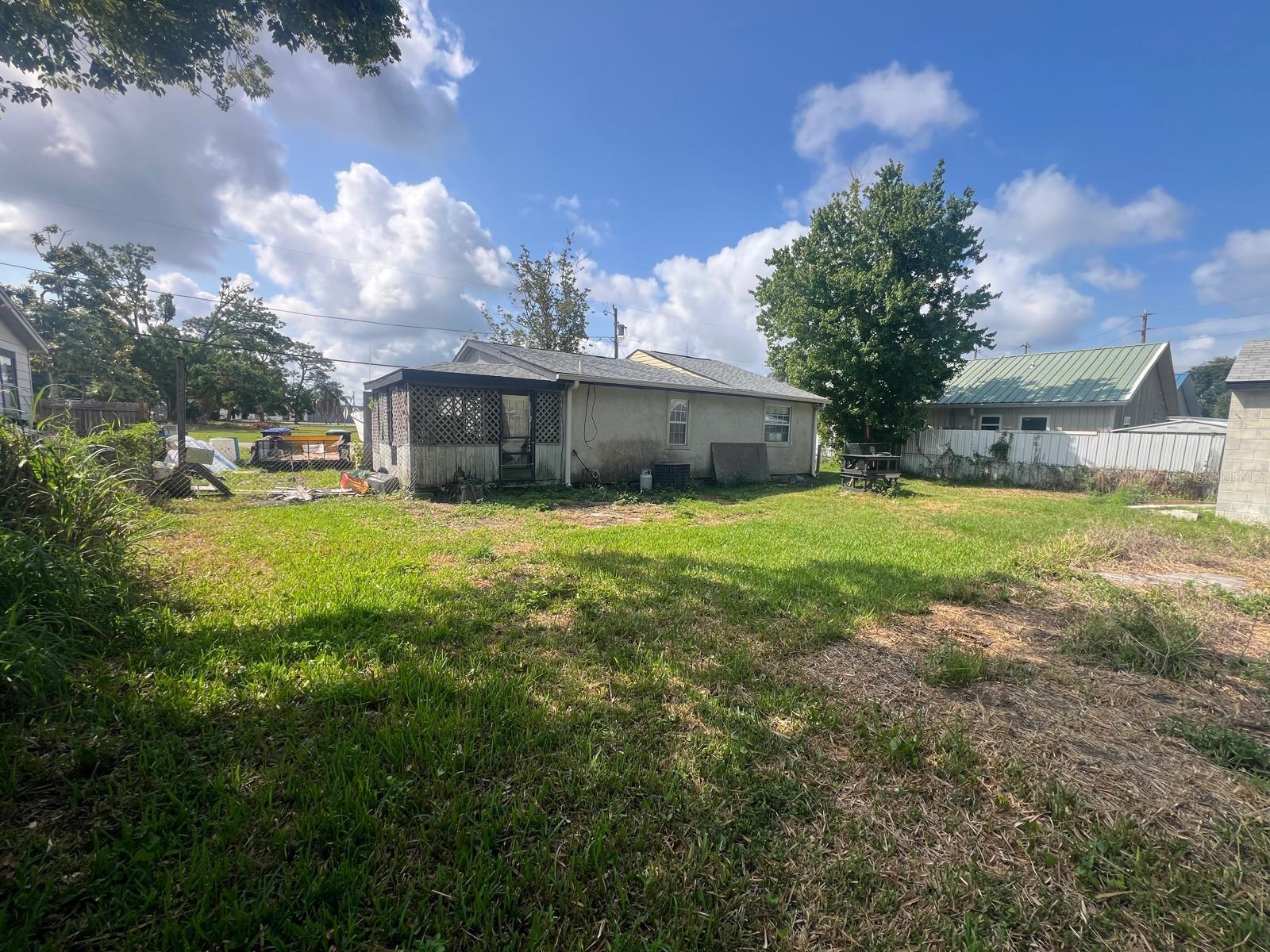 Image 18 of 24 For 3111 Villa Drive