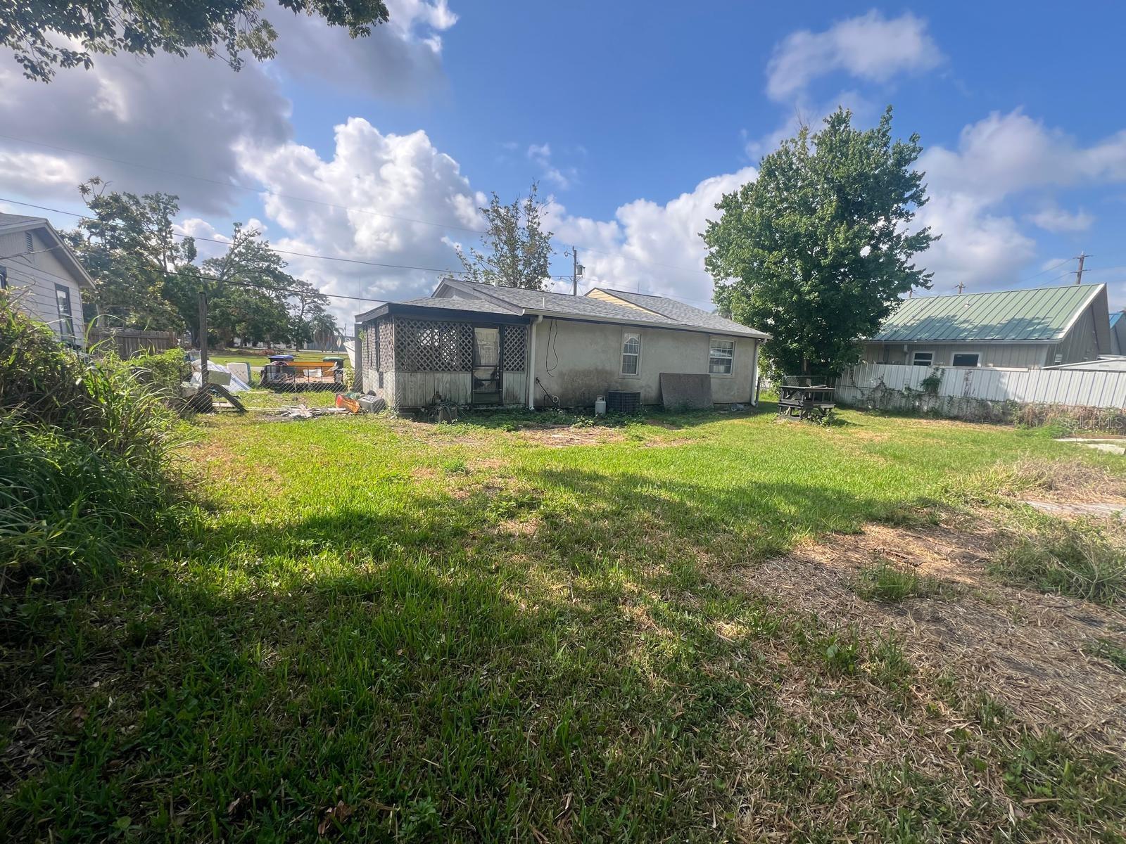 Image 22 of 24 For 3111 Villa Drive
