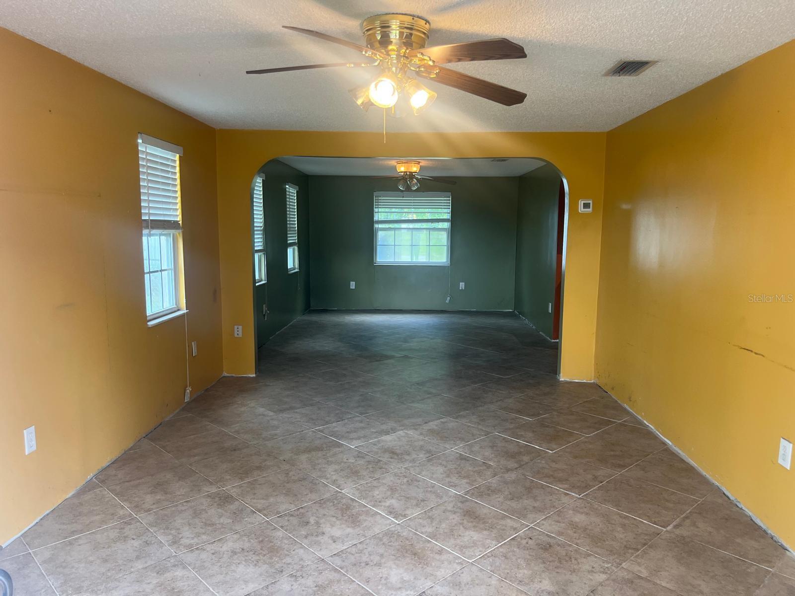 Image 3 of 24 For 3111 Villa Drive