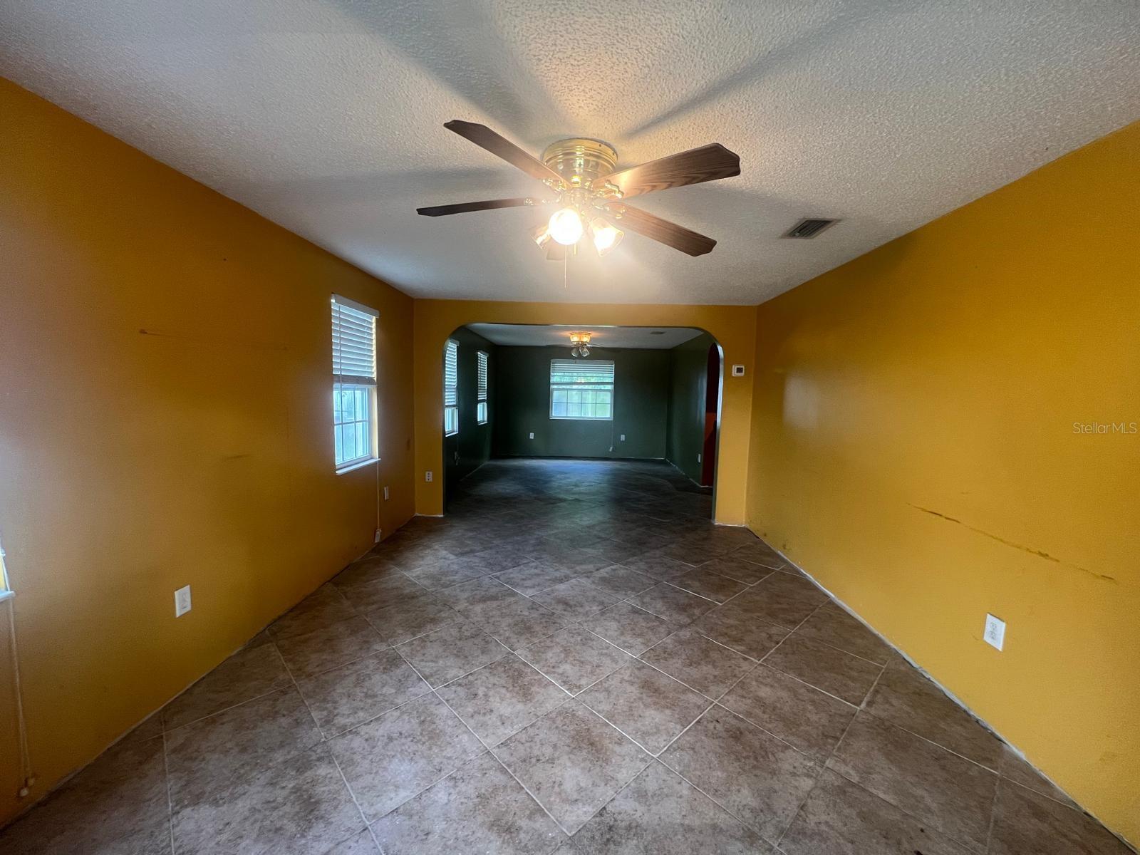 Image 4 of 24 For 3111 Villa Drive