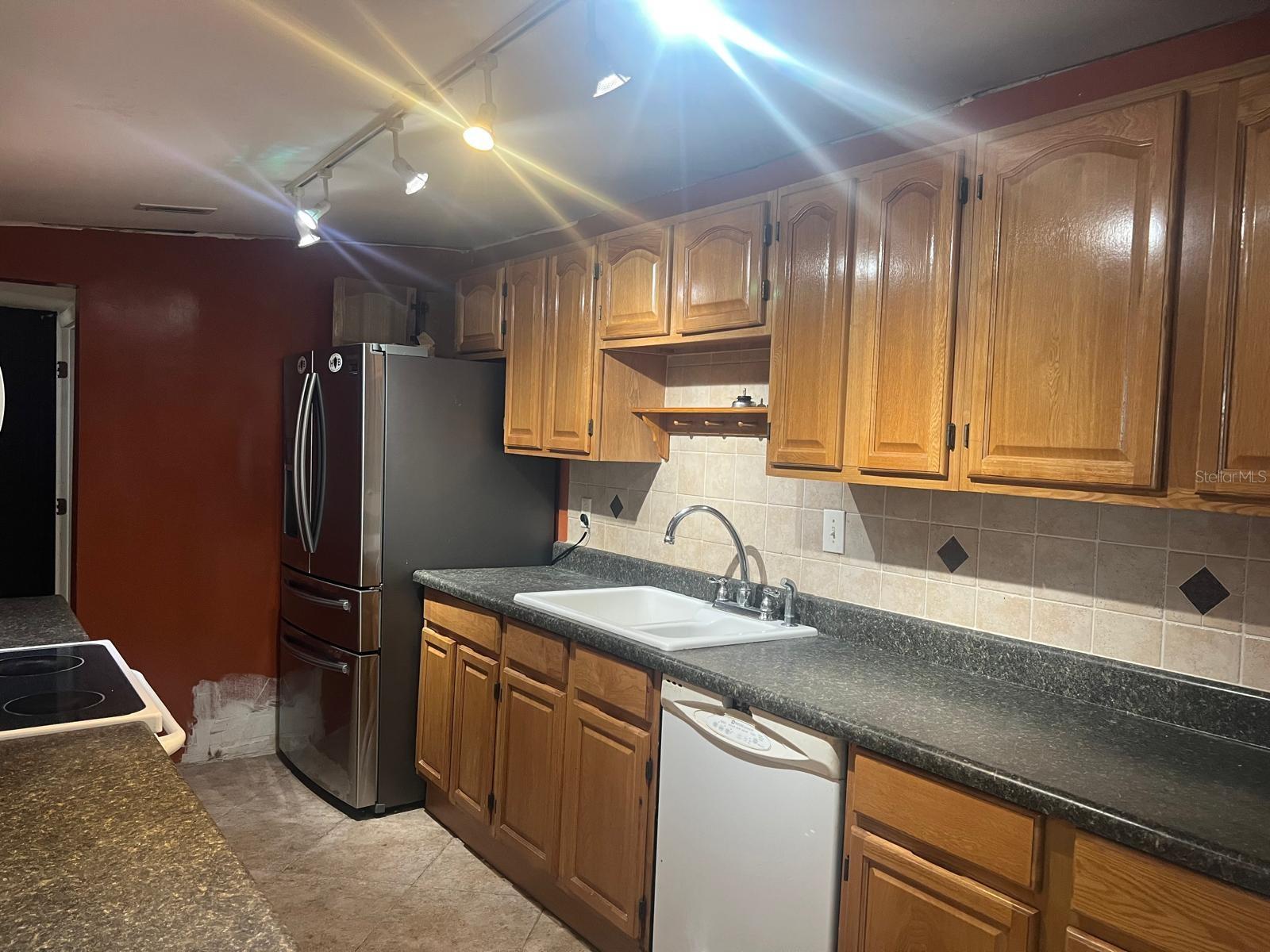 Image 5 of 24 For 3111 Villa Drive
