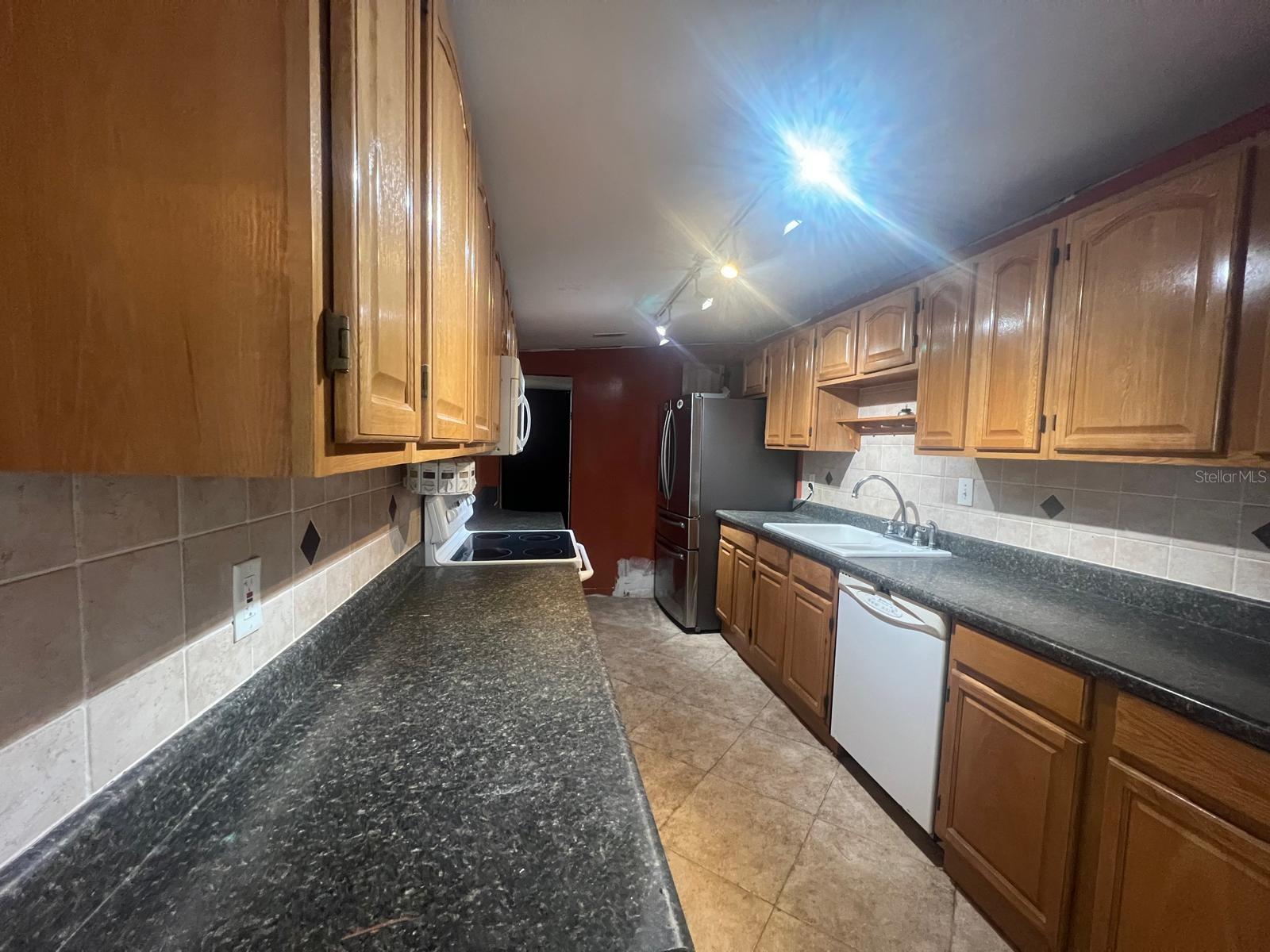 Image 7 of 24 For 3111 Villa Drive