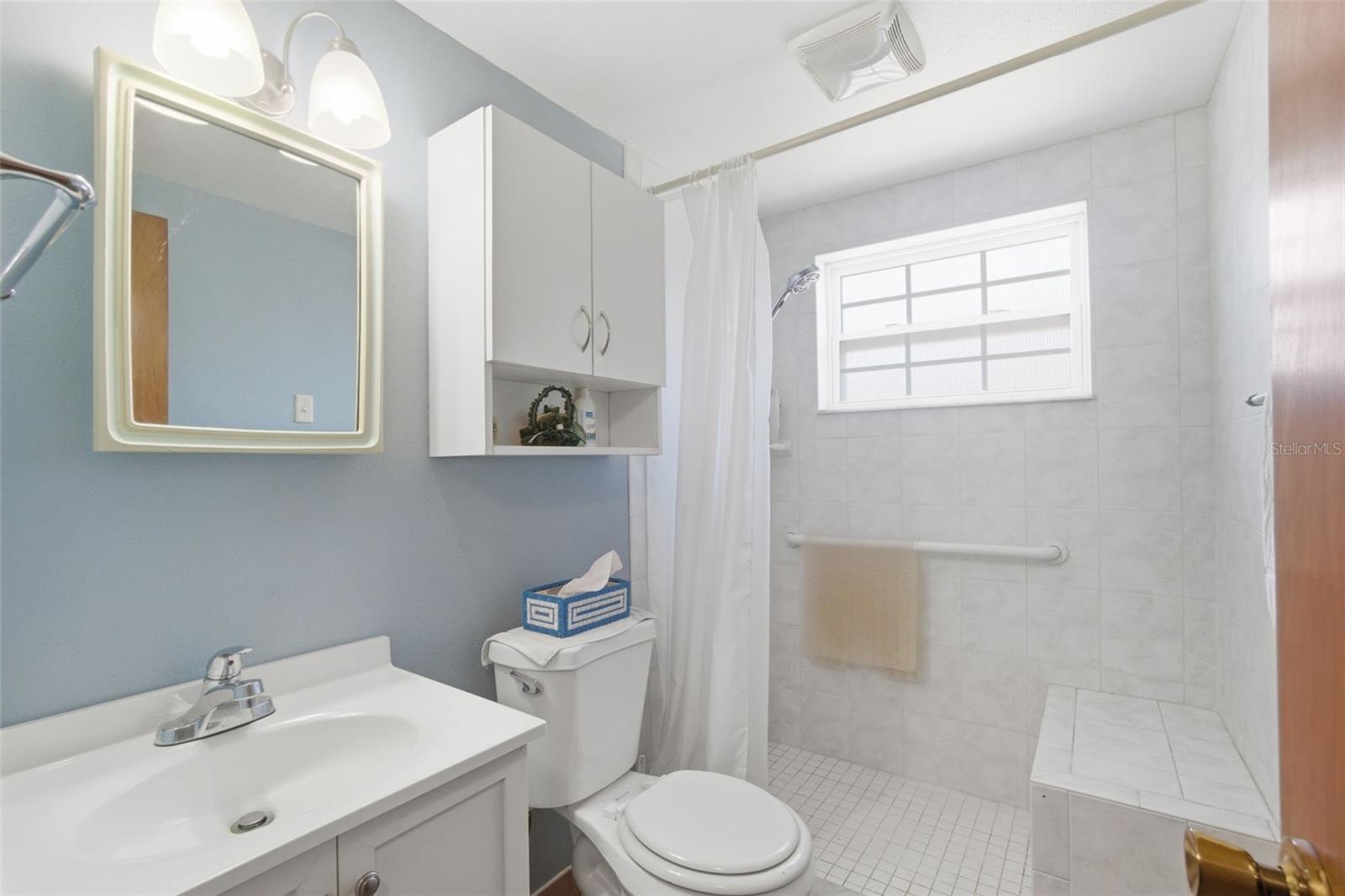Image 16 of 39 For 481 Kentia Road