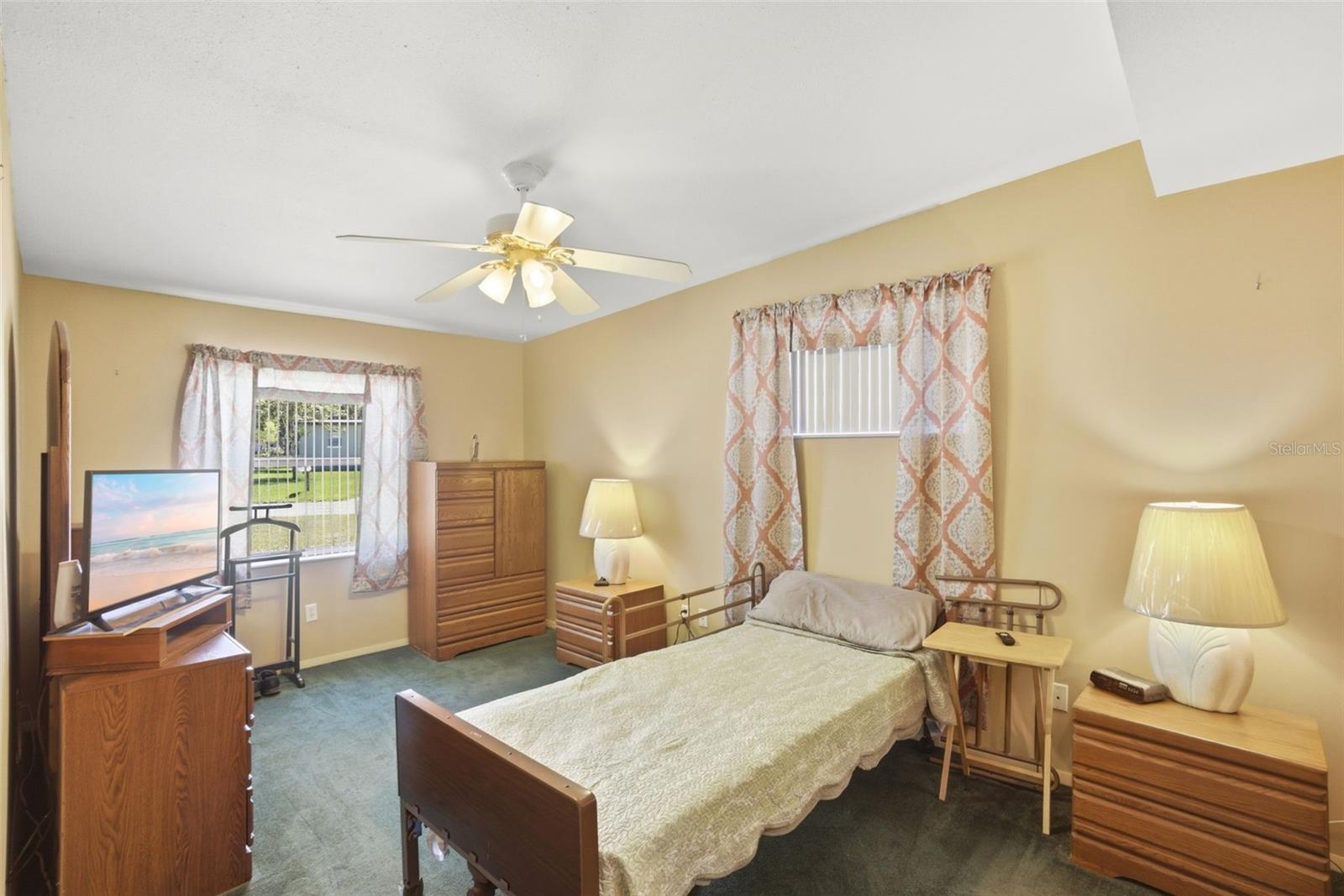 Image 17 of 39 For 481 Kentia Road