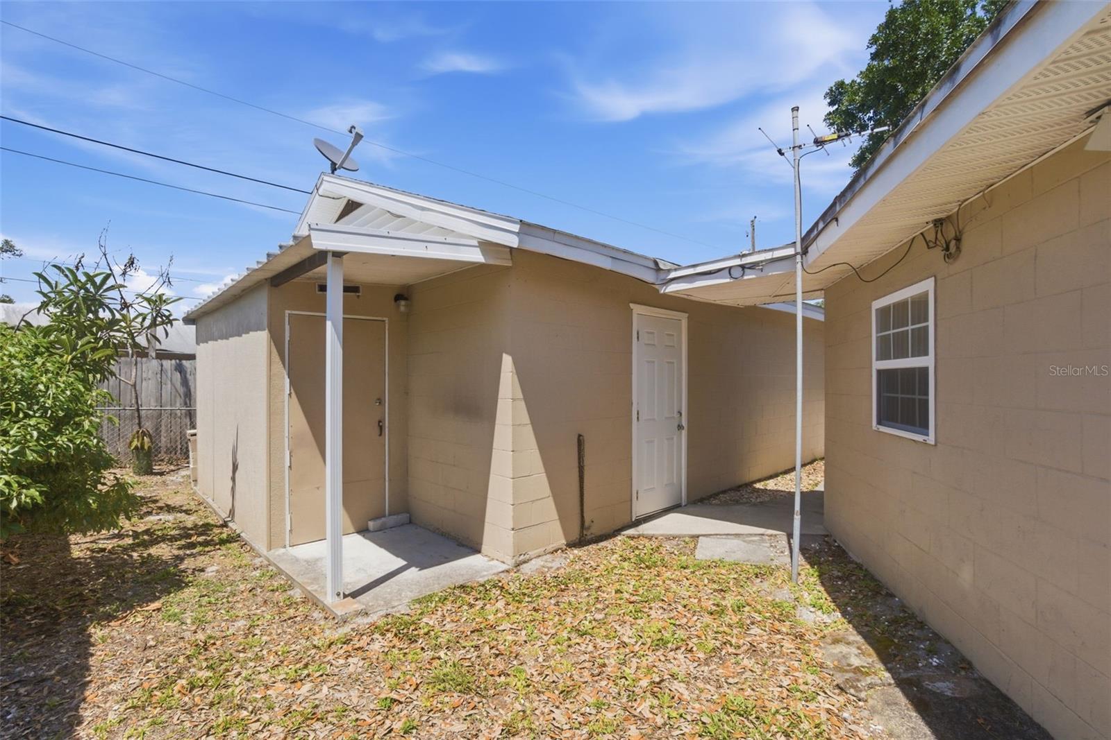 Image 32 of 39 For 481 Kentia Road