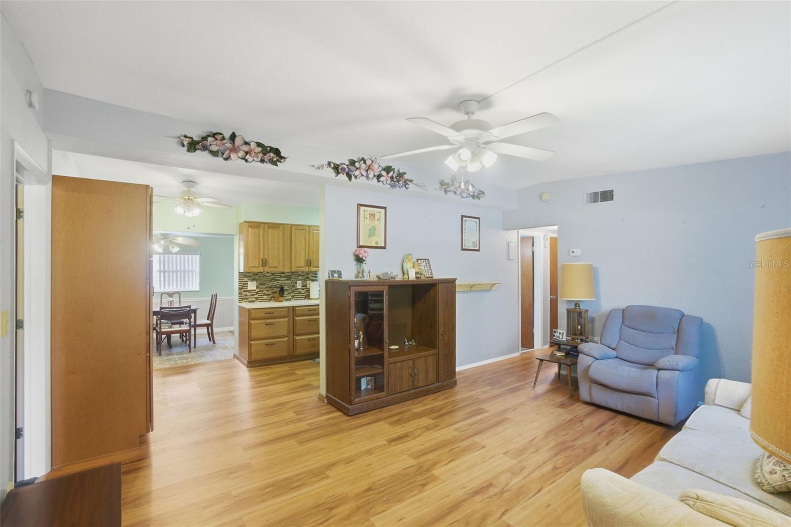 Image 4 of 39 For 481 Kentia Road
