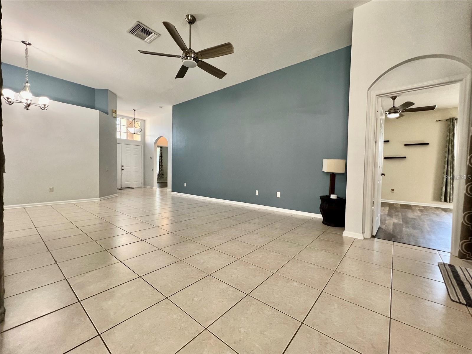Image 10 of 22 For 4705 Windsor Avenue