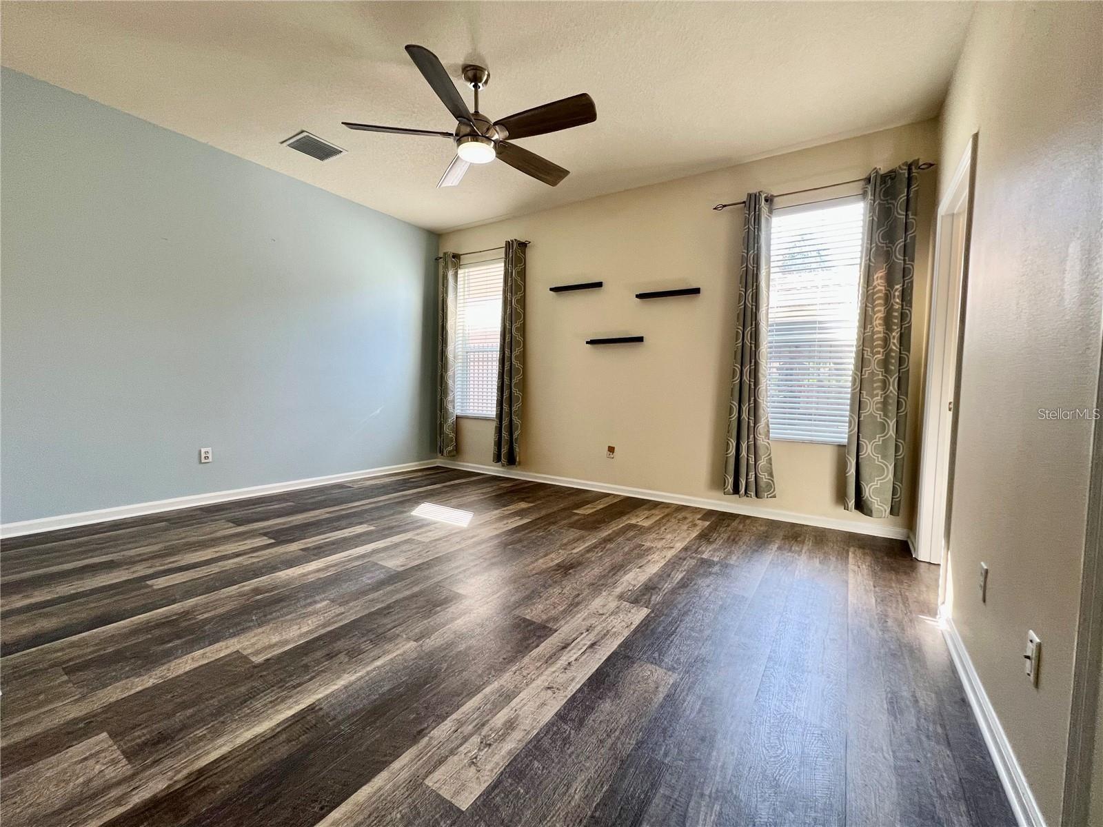 Image 13 of 22 For 4705 Windsor Avenue