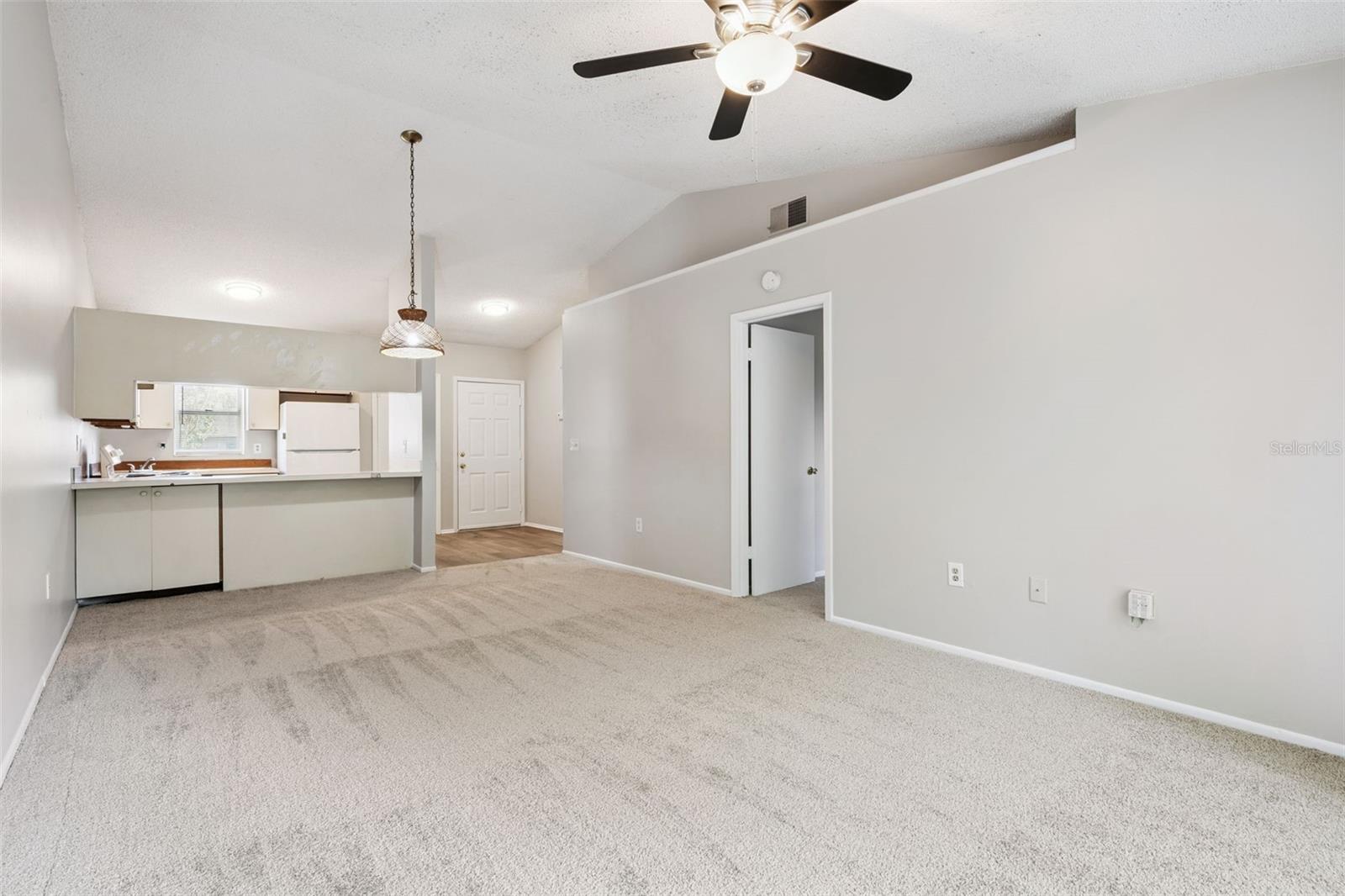 Image 4 of 16 For 9946 River Crest Court