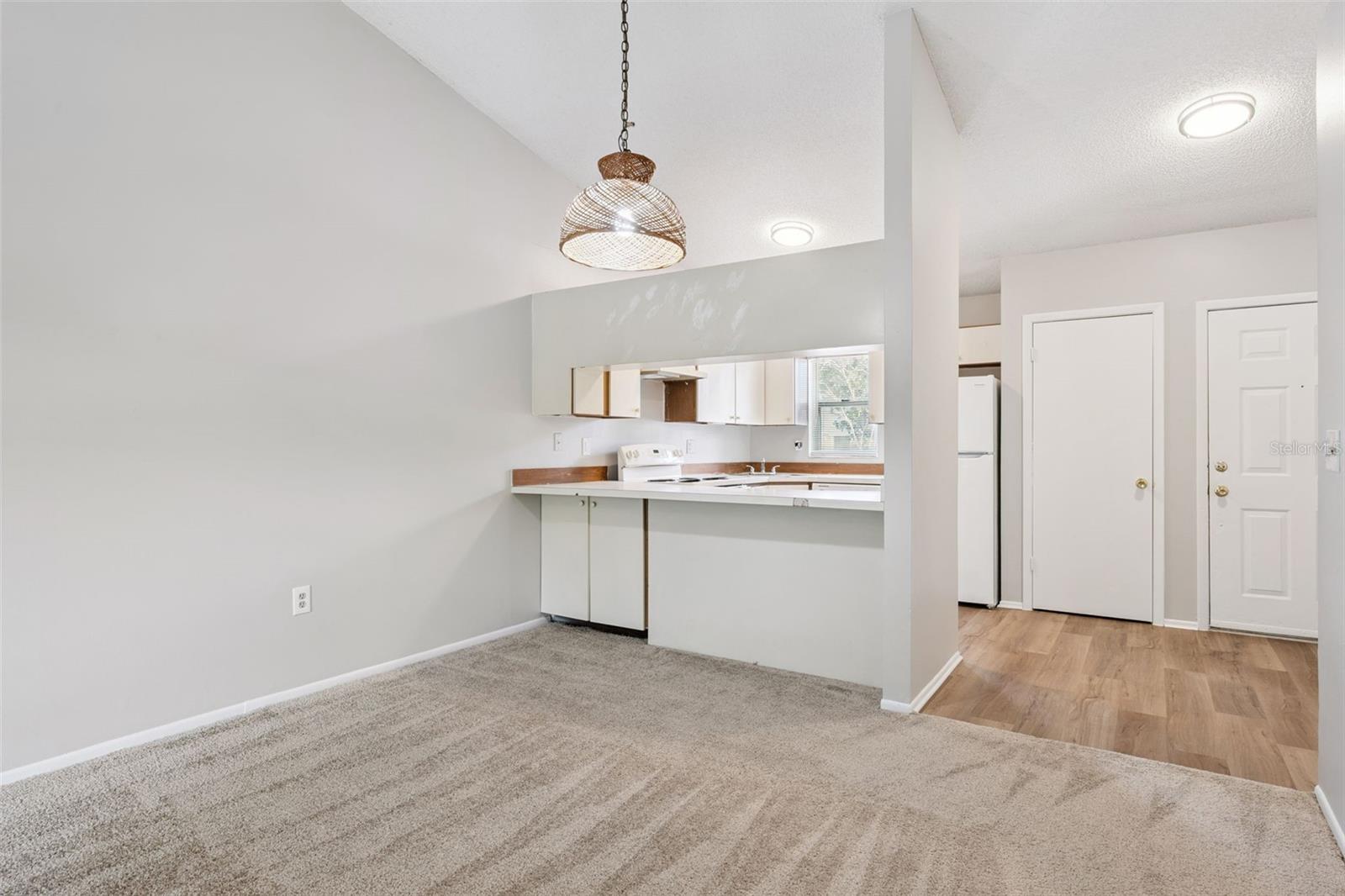 Image 5 of 16 For 9946 River Crest Court