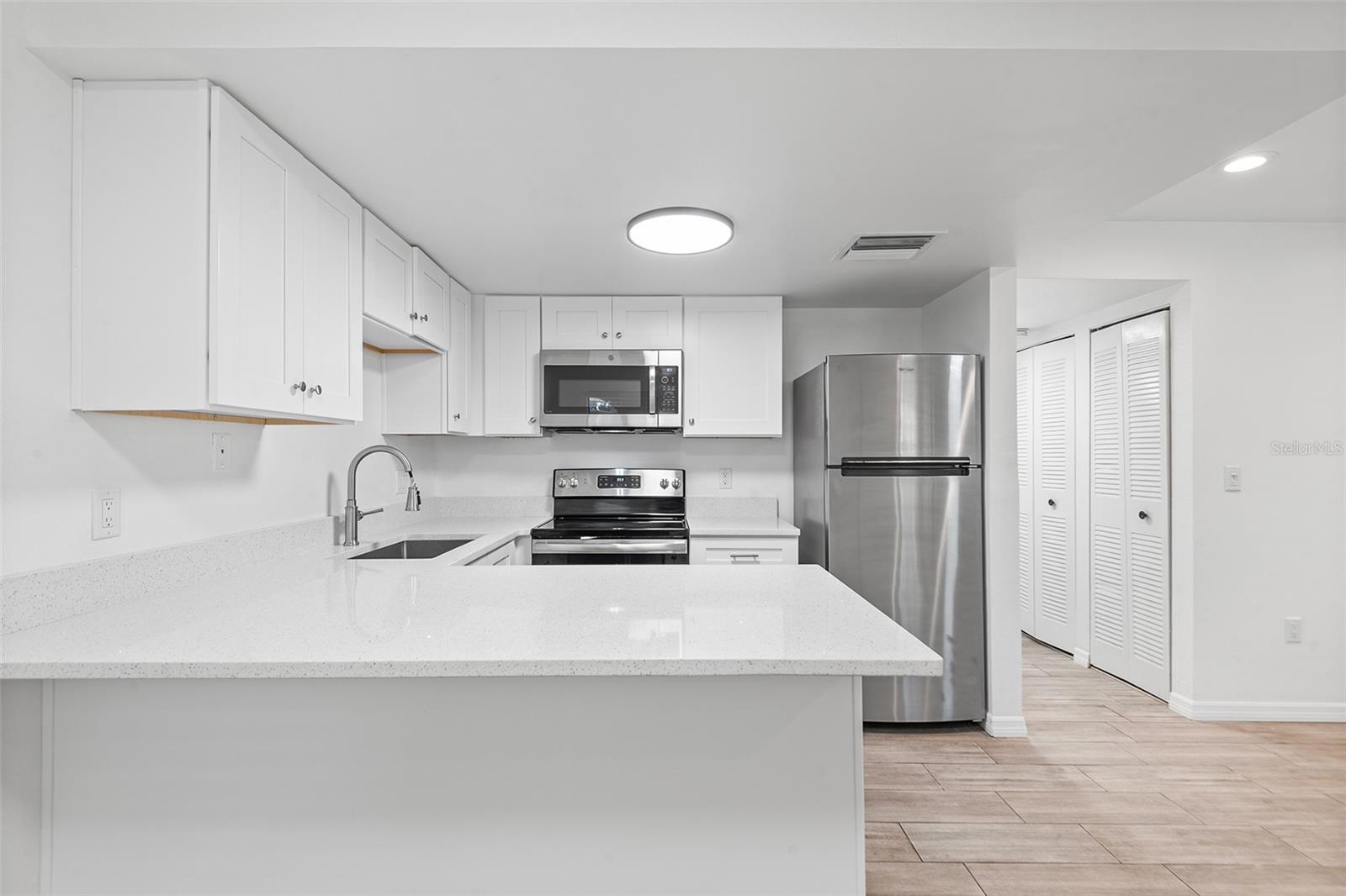 Image 6 of 13 For 555 62nd Street S 103
