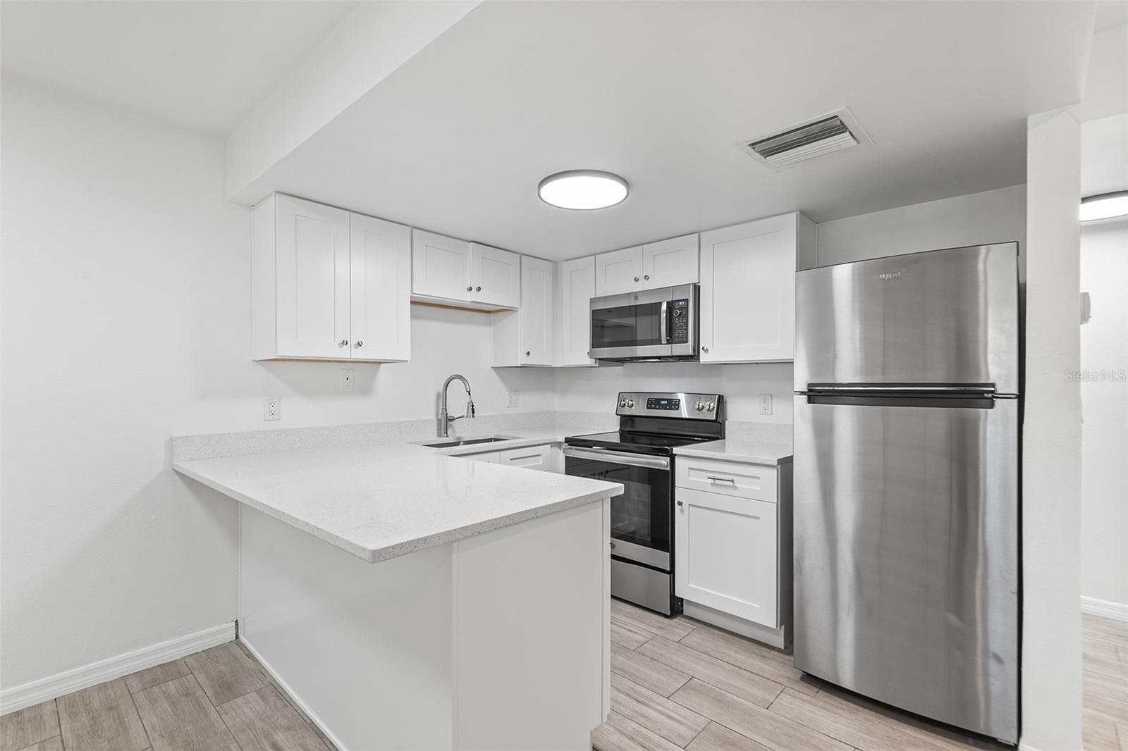 Image 7 of 13 For 555 62nd Street S 103