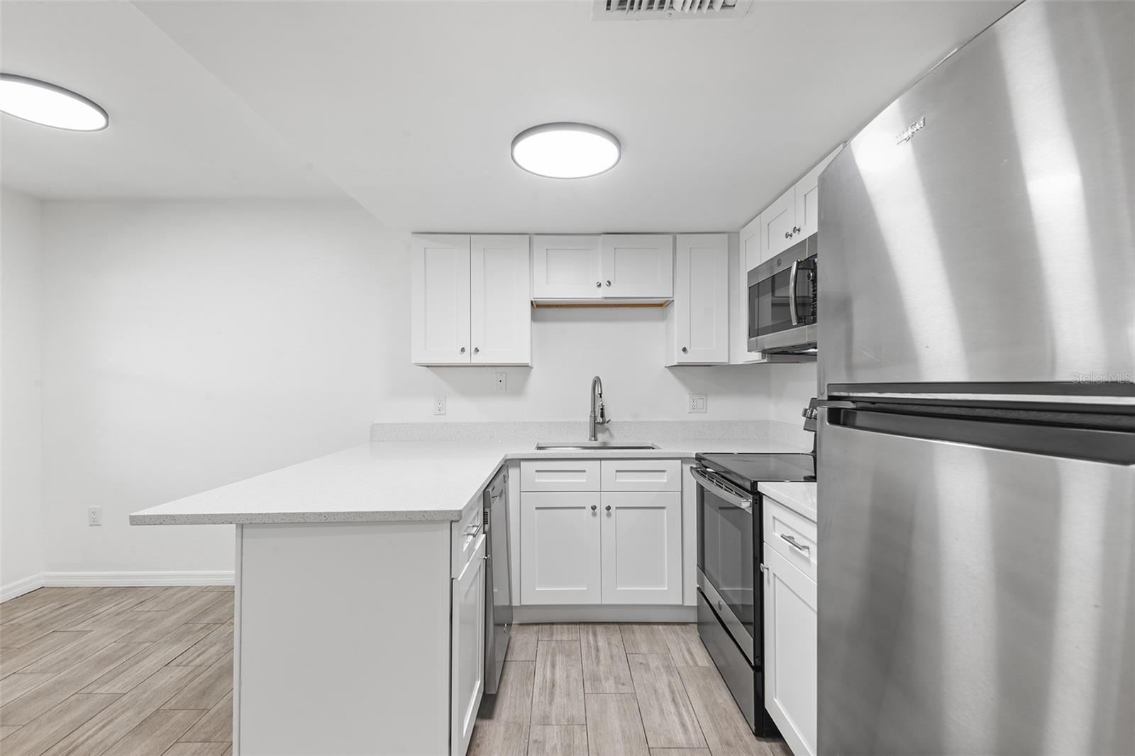 Image 8 of 13 For 555 62nd Street S 103