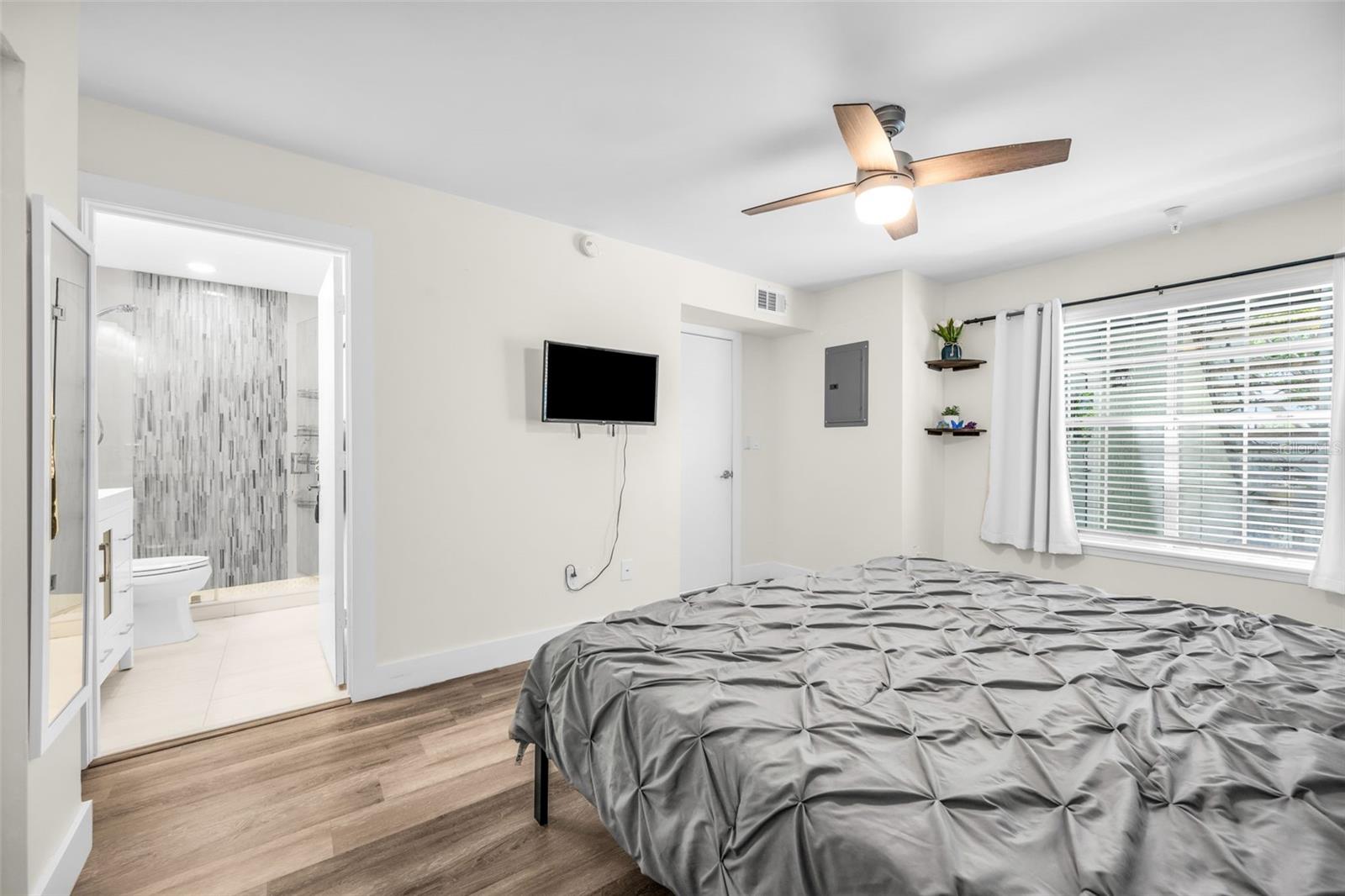 Image 15 of 19 For 1275 Crystal Way G