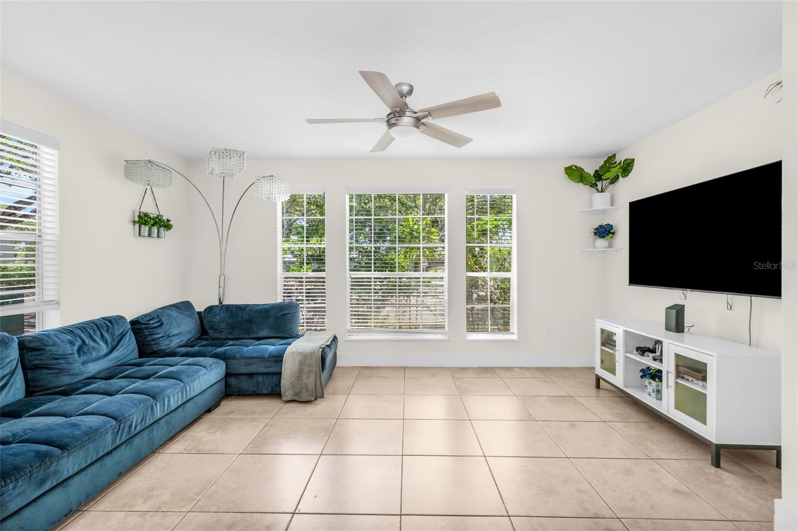 Image 3 of 19 For 1275 Crystal Way G