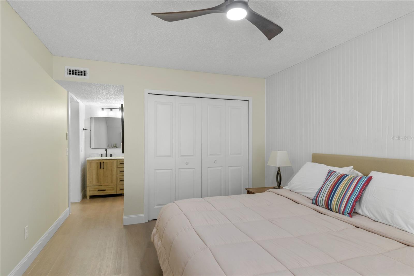 Image 17 of 33 For 894 Jonathan Way 3b