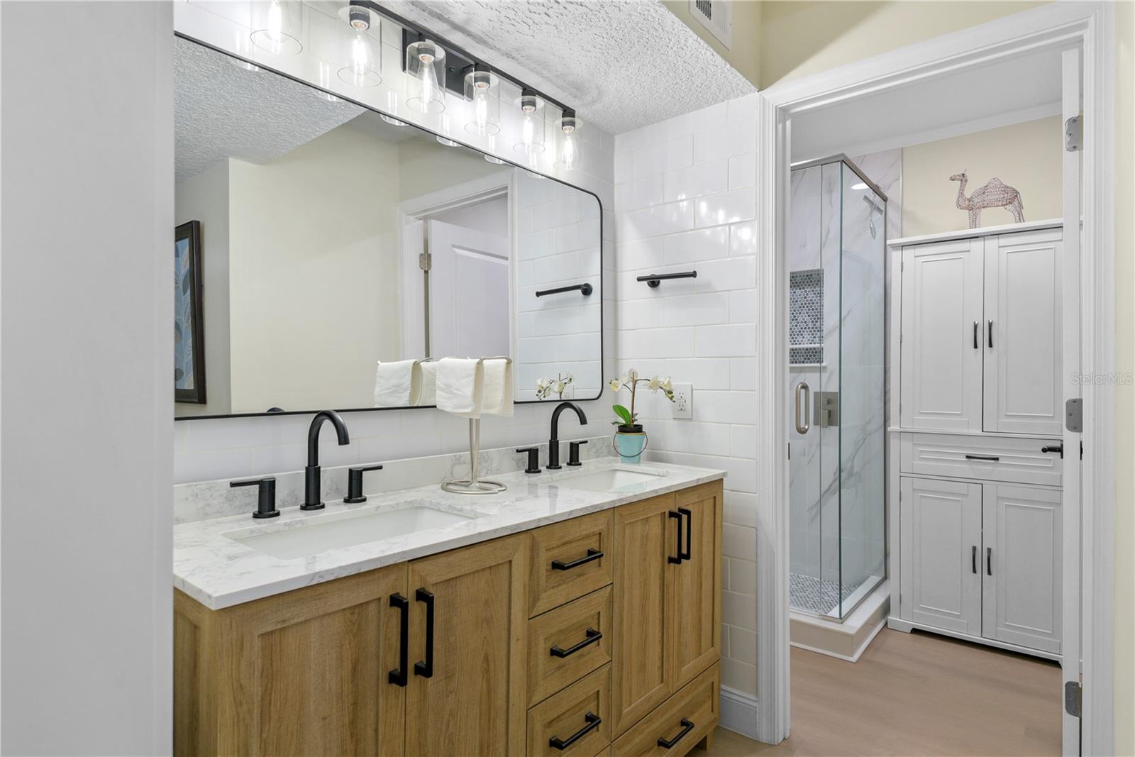 Image 18 of 33 For 894 Jonathan Way 3b