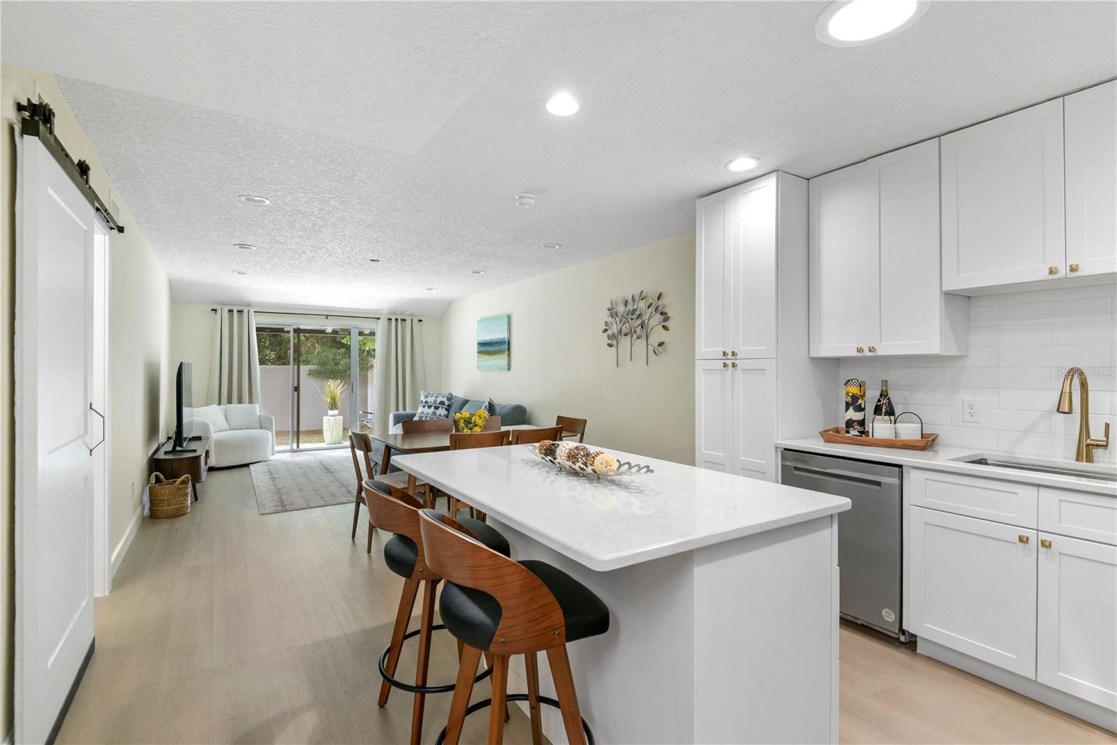 Image 2 of 33 For 894 Jonathan Way 3b