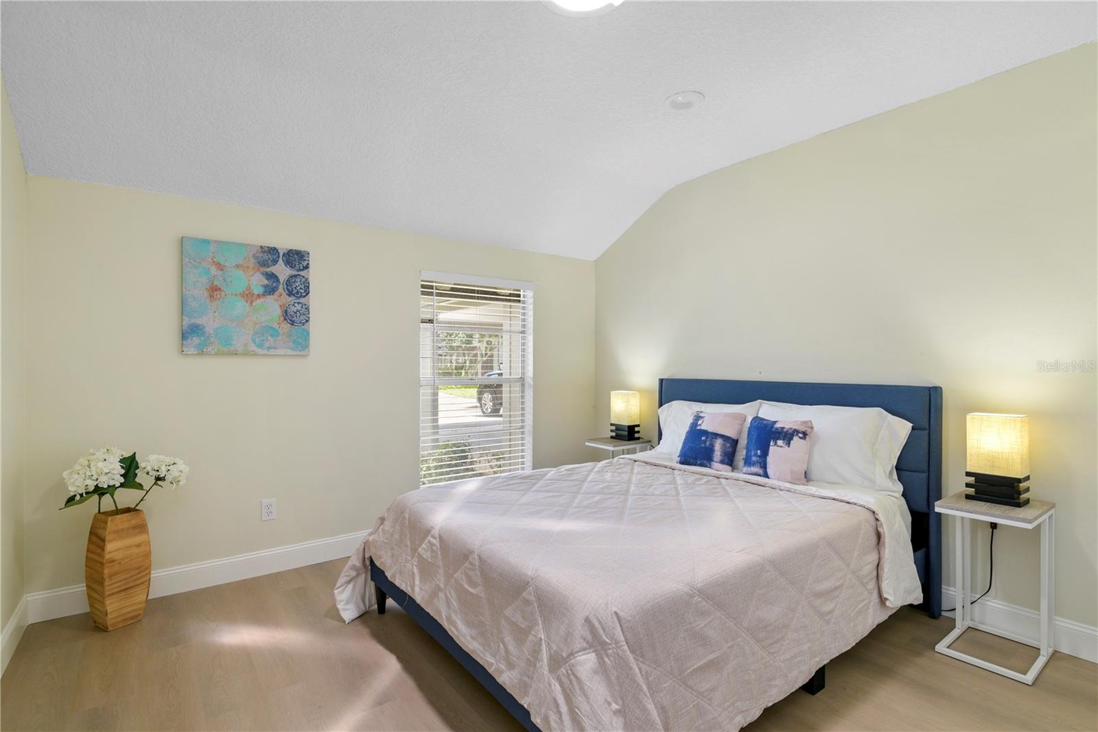 Image 20 of 33 For 894 Jonathan Way 3b