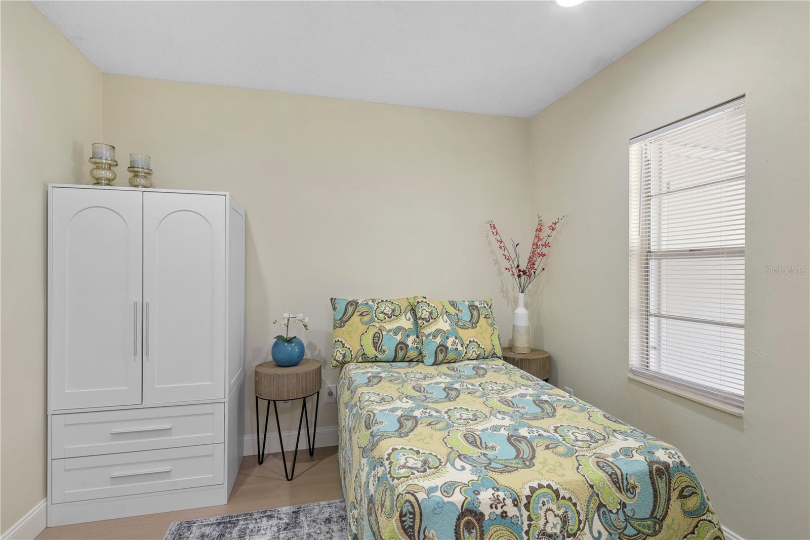 Image 23 of 33 For 894 Jonathan Way 3b